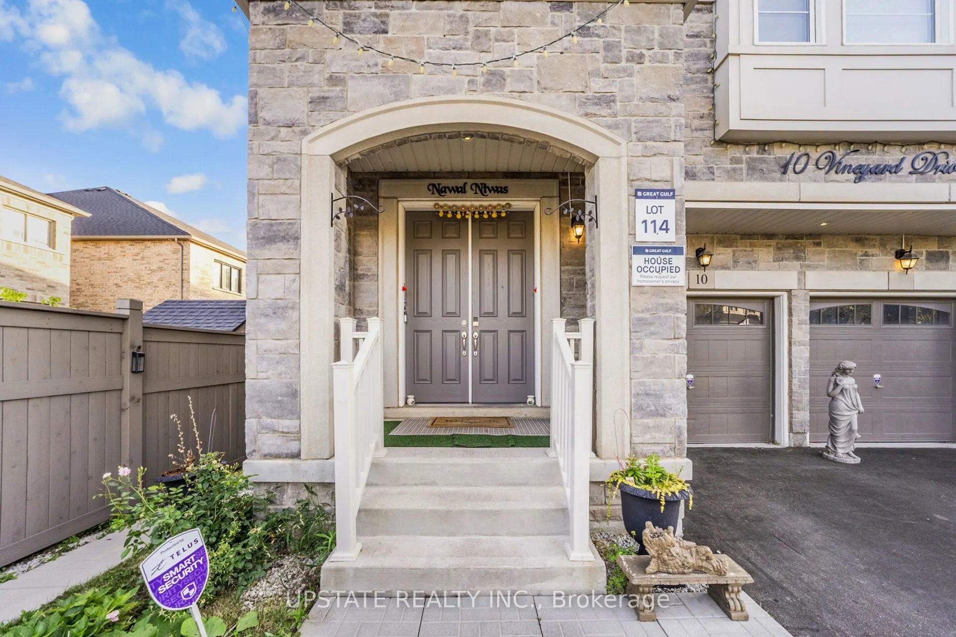 10 VINEYARD Drive
