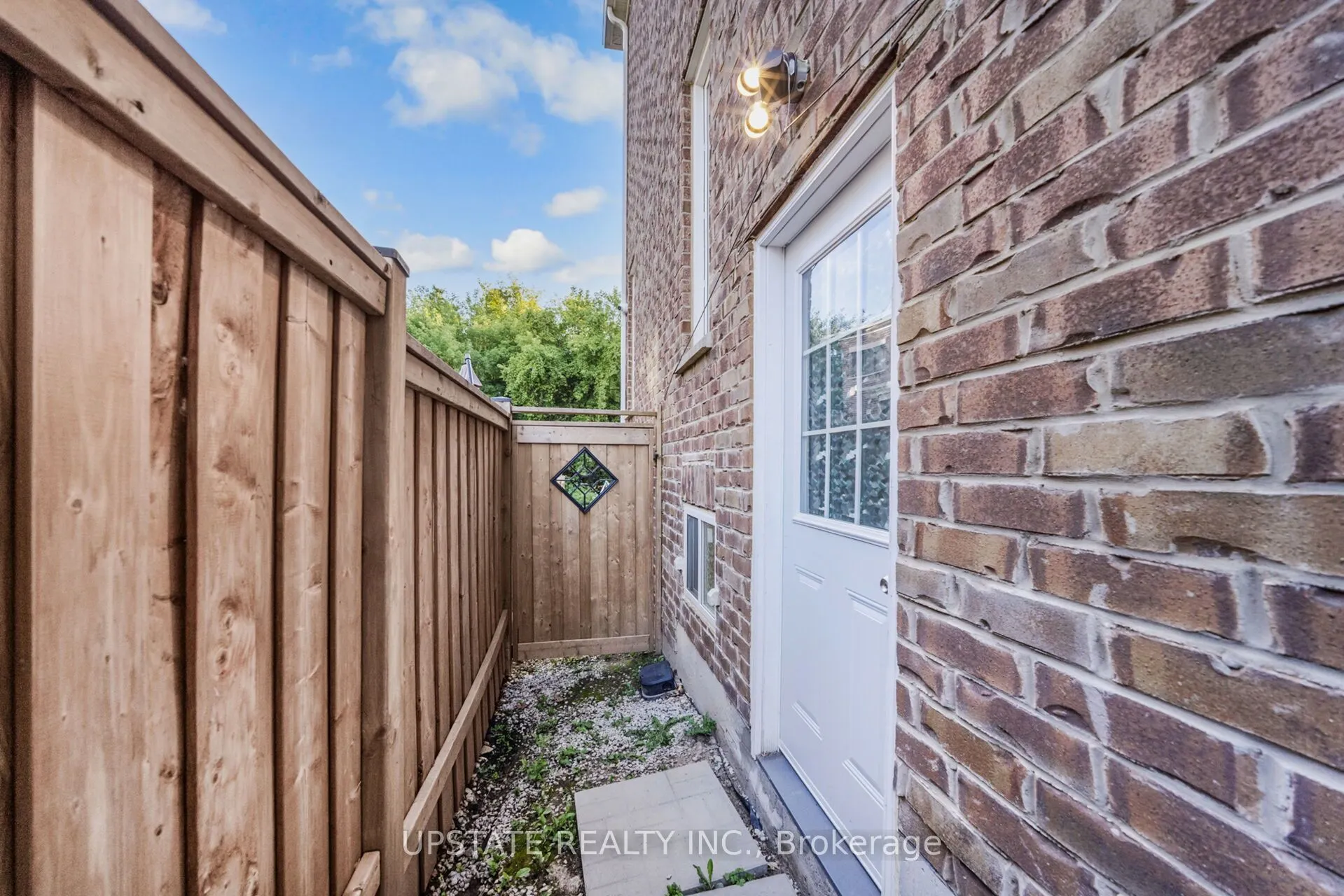 10 VINEYARD Drive