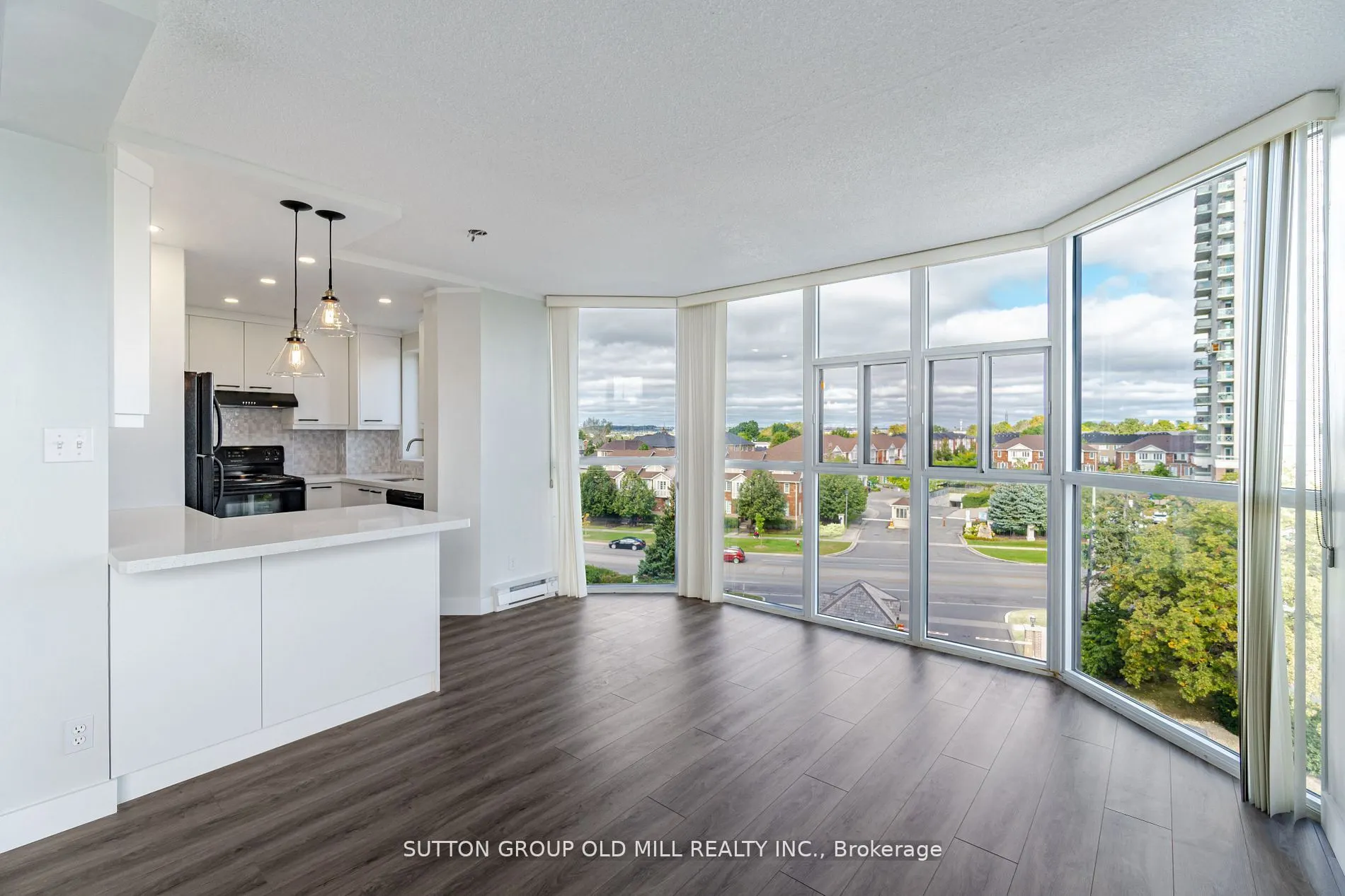 1360 Rathburn Road E, #504