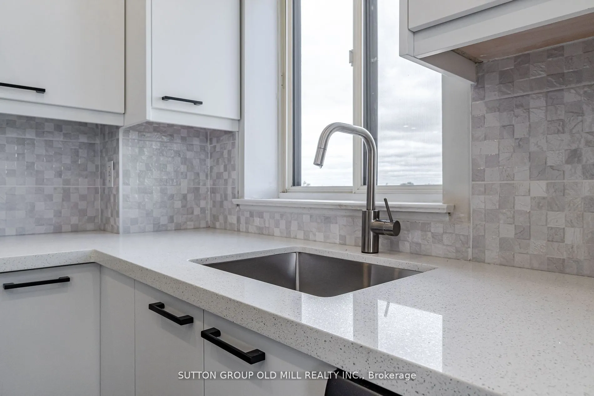 1360 Rathburn Road E, #504