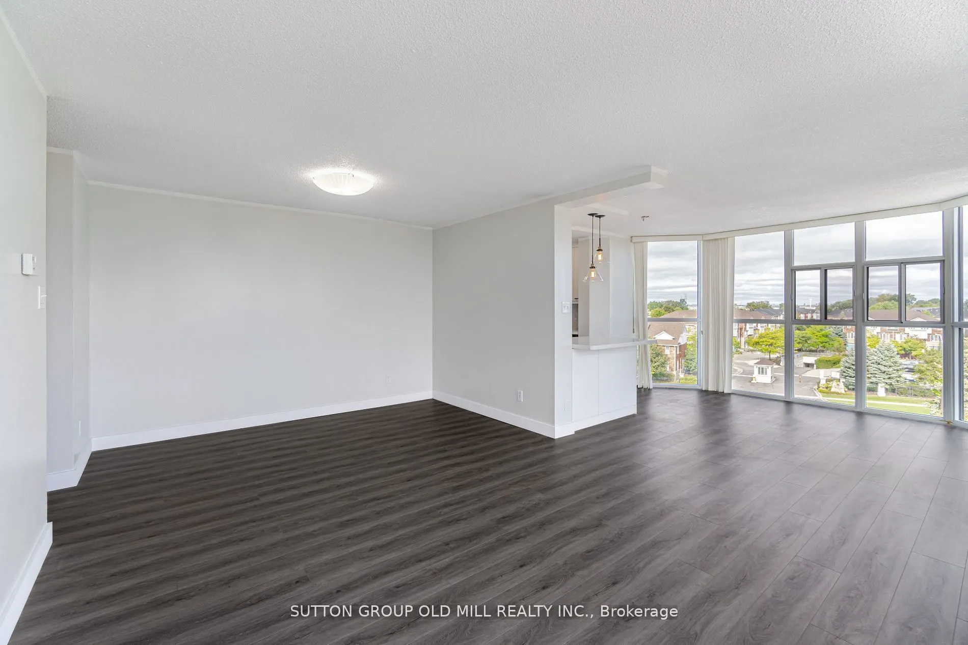 1360 Rathburn Road E, #504