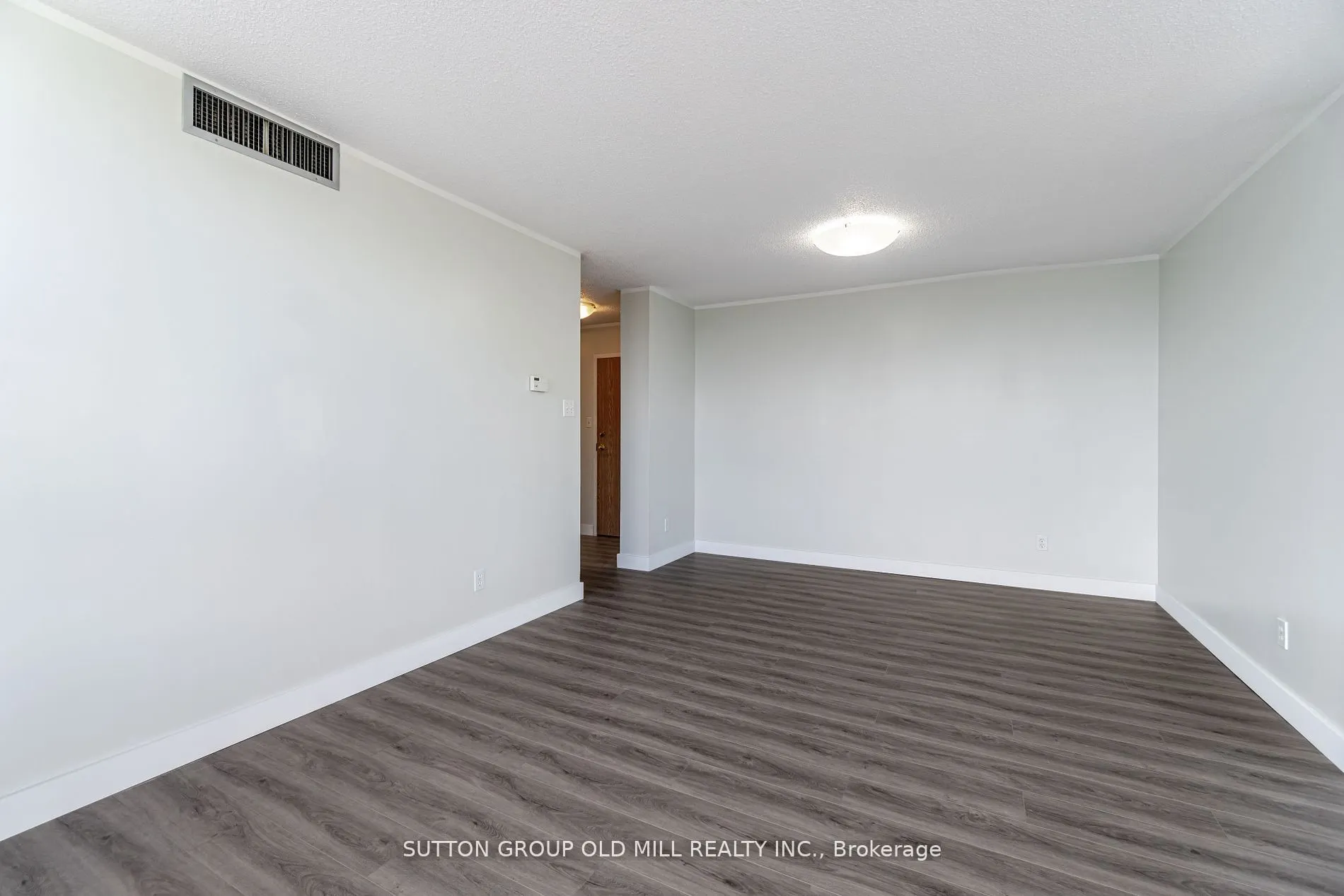 1360 Rathburn Road E, #504