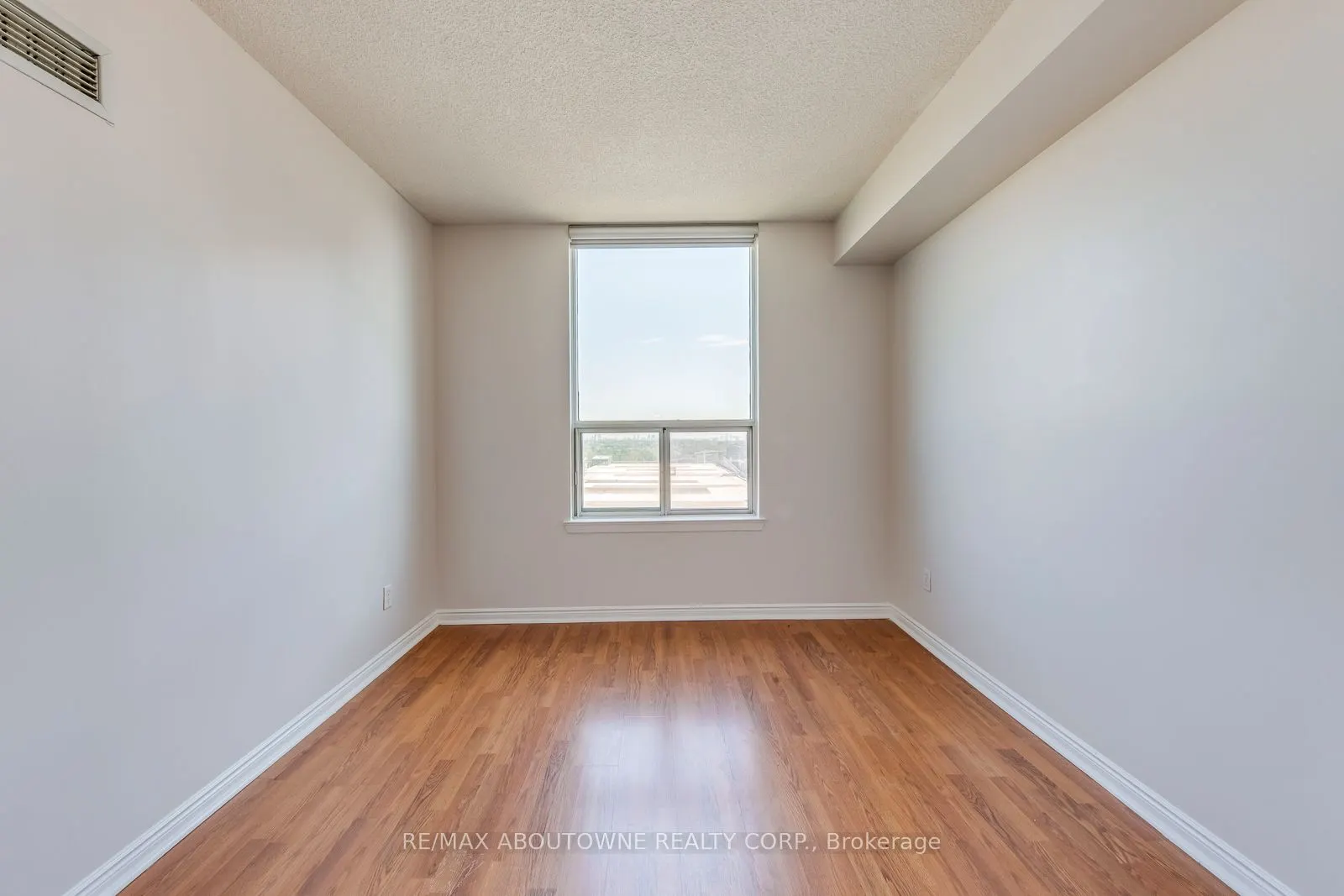 135 Hillcrest Avenue, #1415