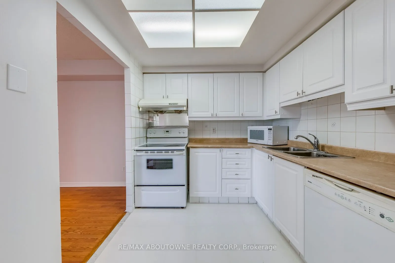 135 Hillcrest Avenue, #1415