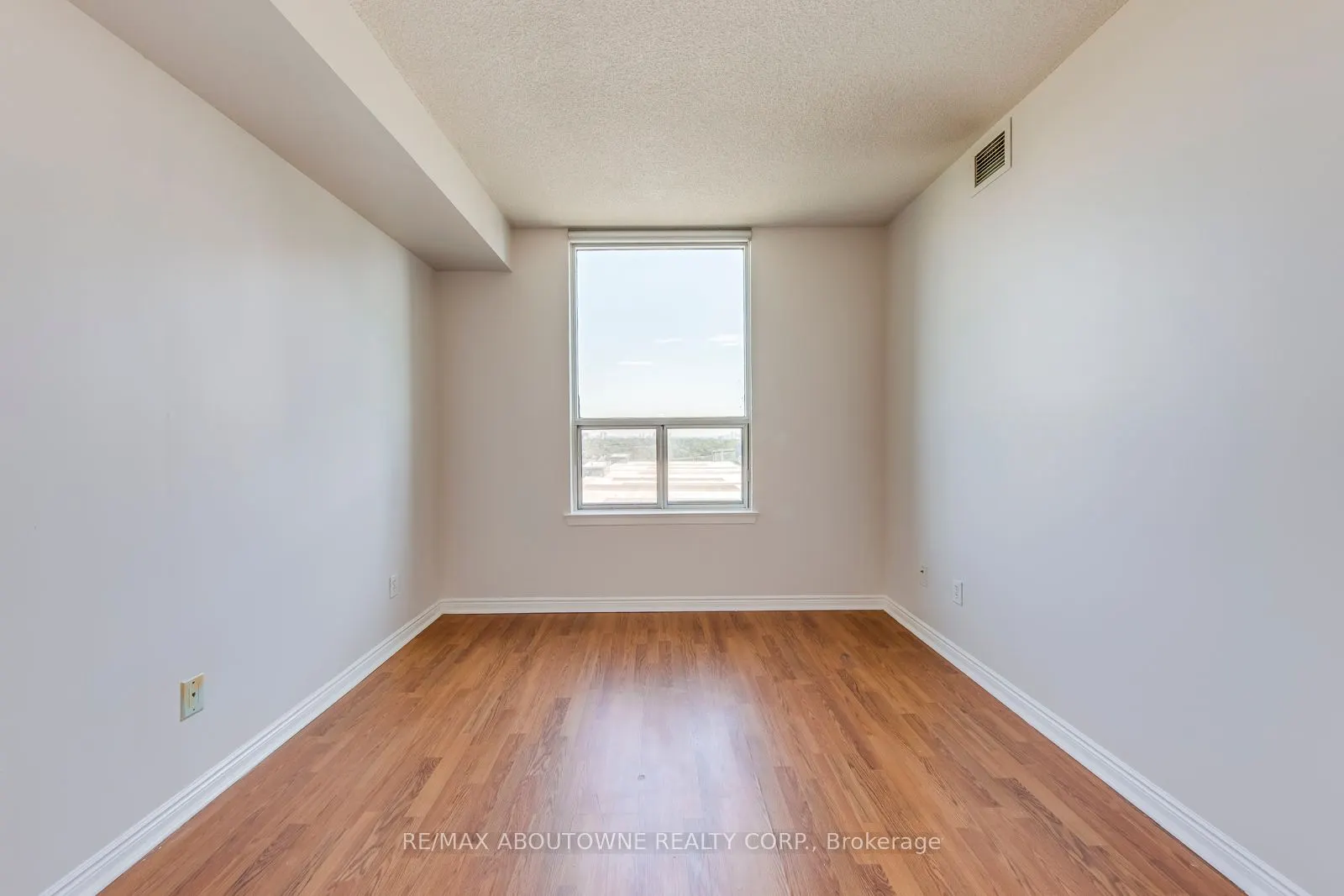 135 Hillcrest Avenue, #1415