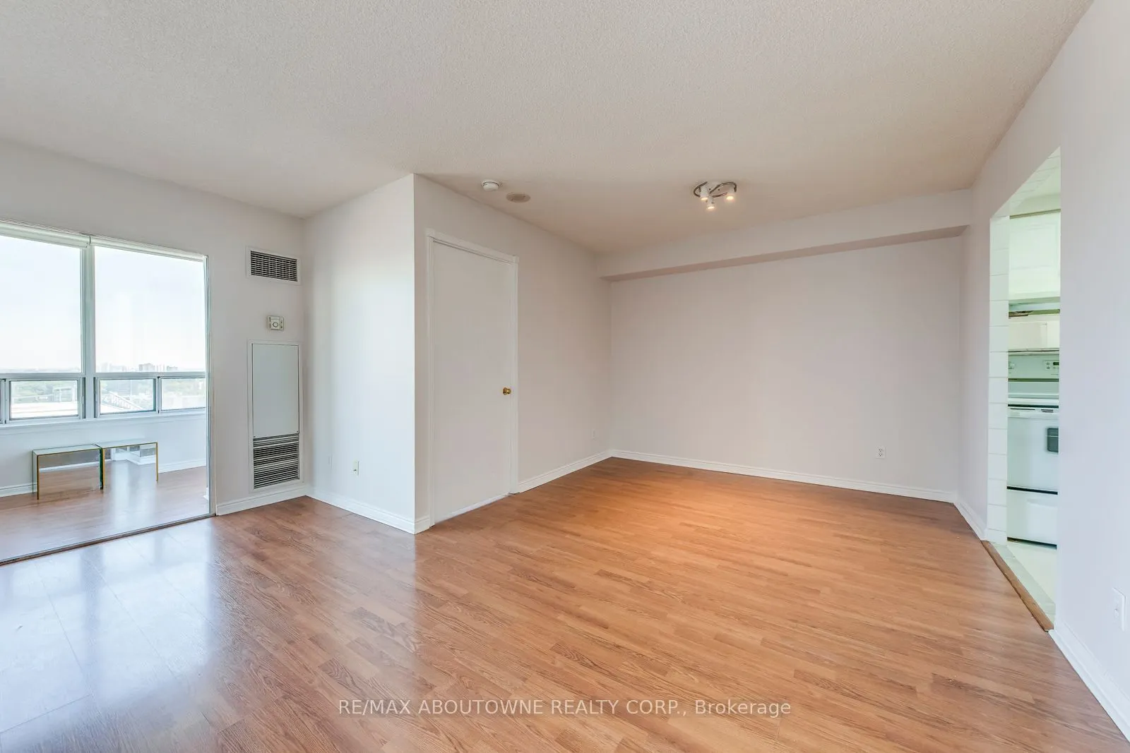 135 Hillcrest Avenue, #1415