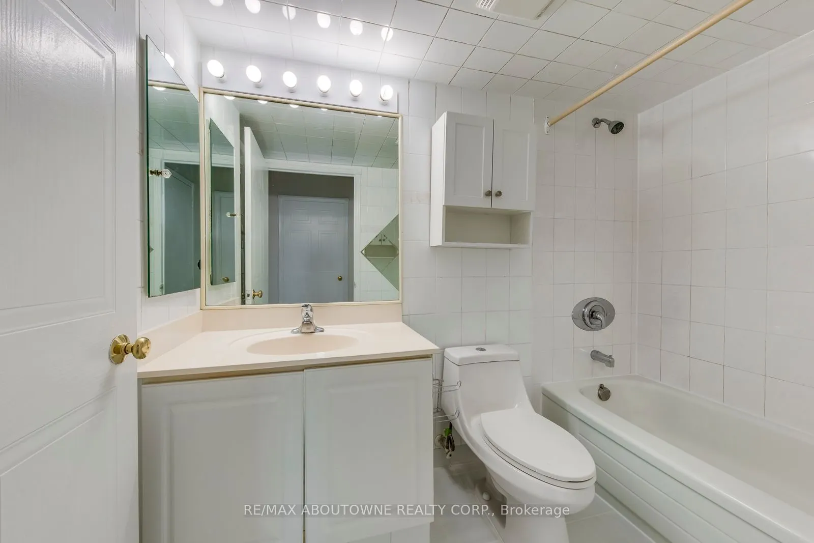 135 Hillcrest Avenue, #1415