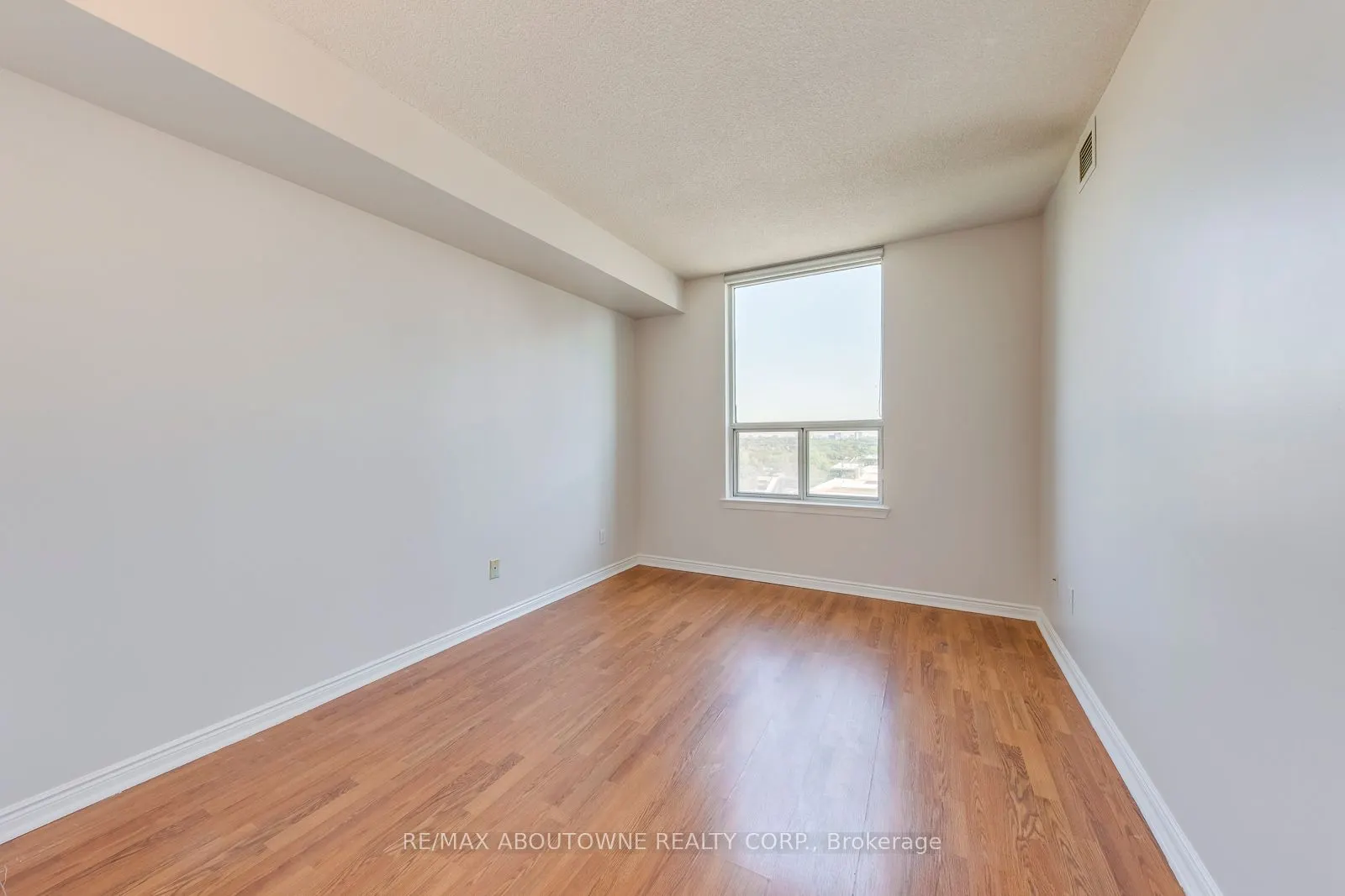 135 Hillcrest Avenue, #1415
