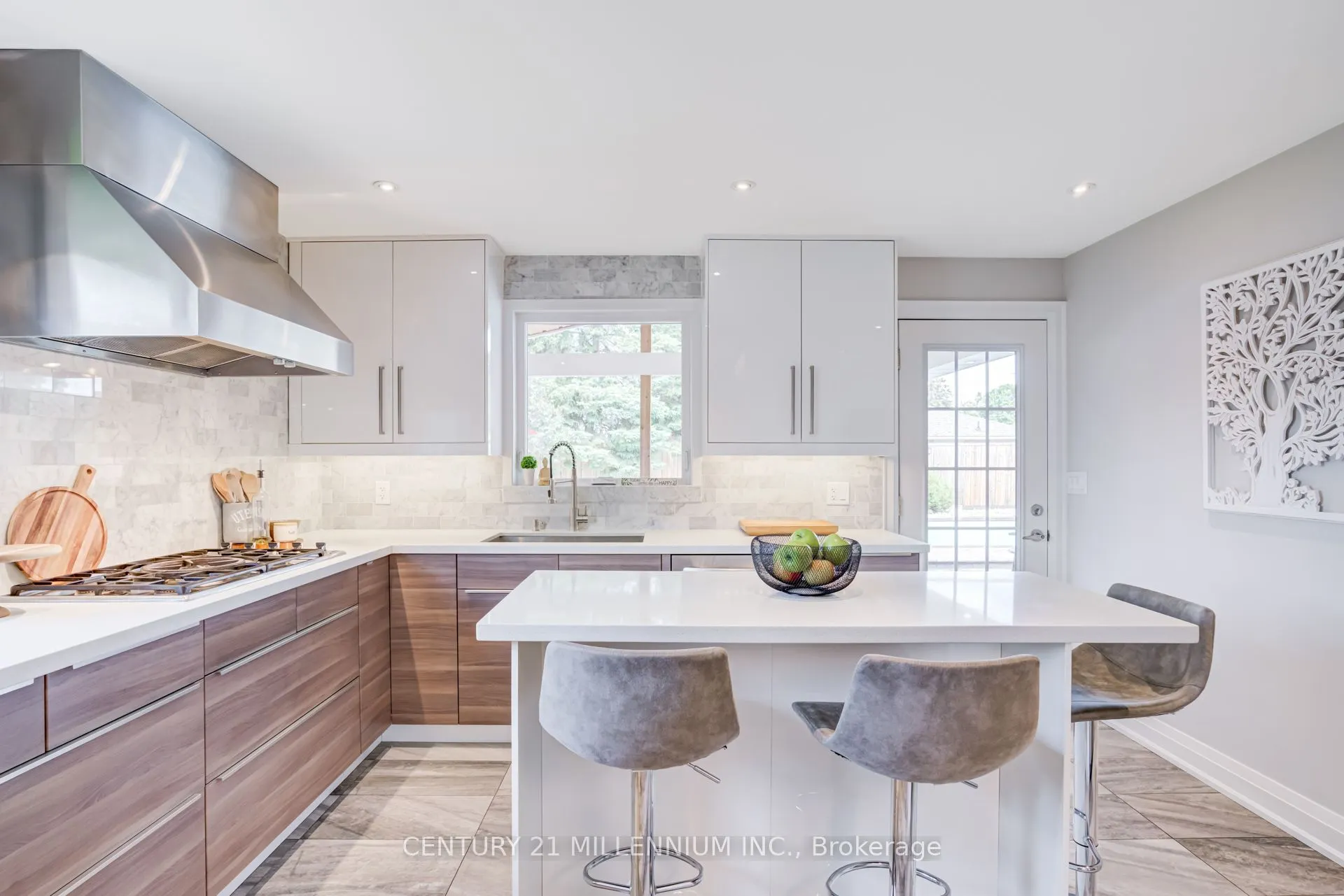 14 Greystone Crescent