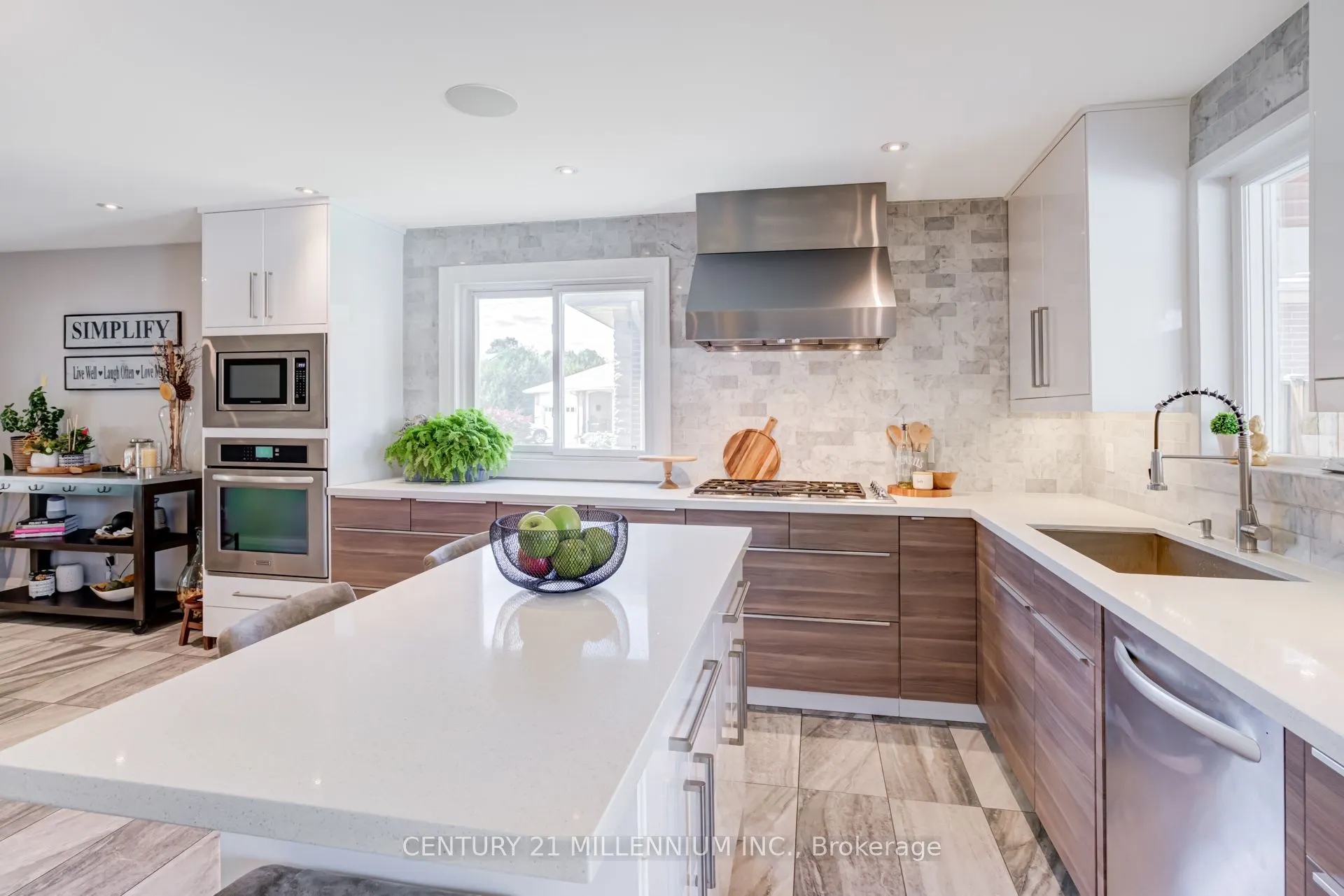 14 Greystone Crescent