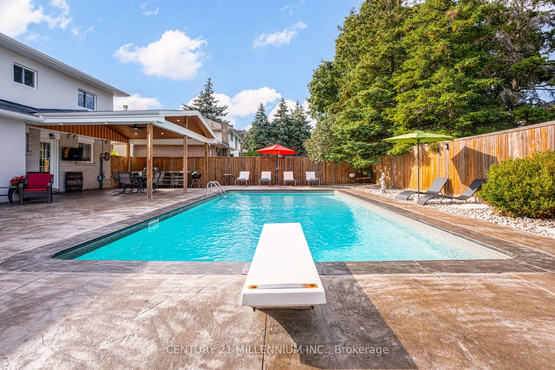 14 Greystone Crescent