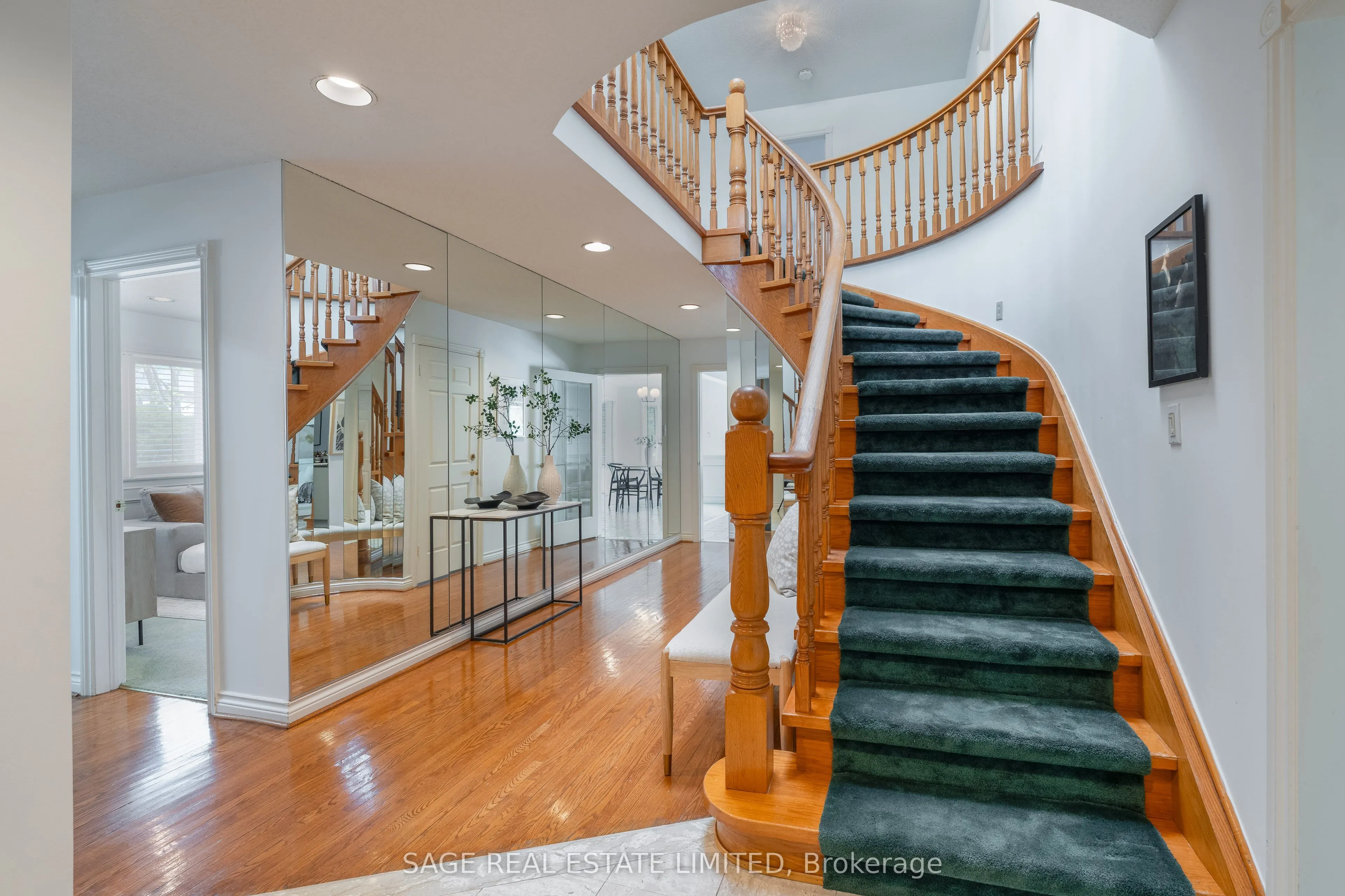 172 Burnhamthorpe Road