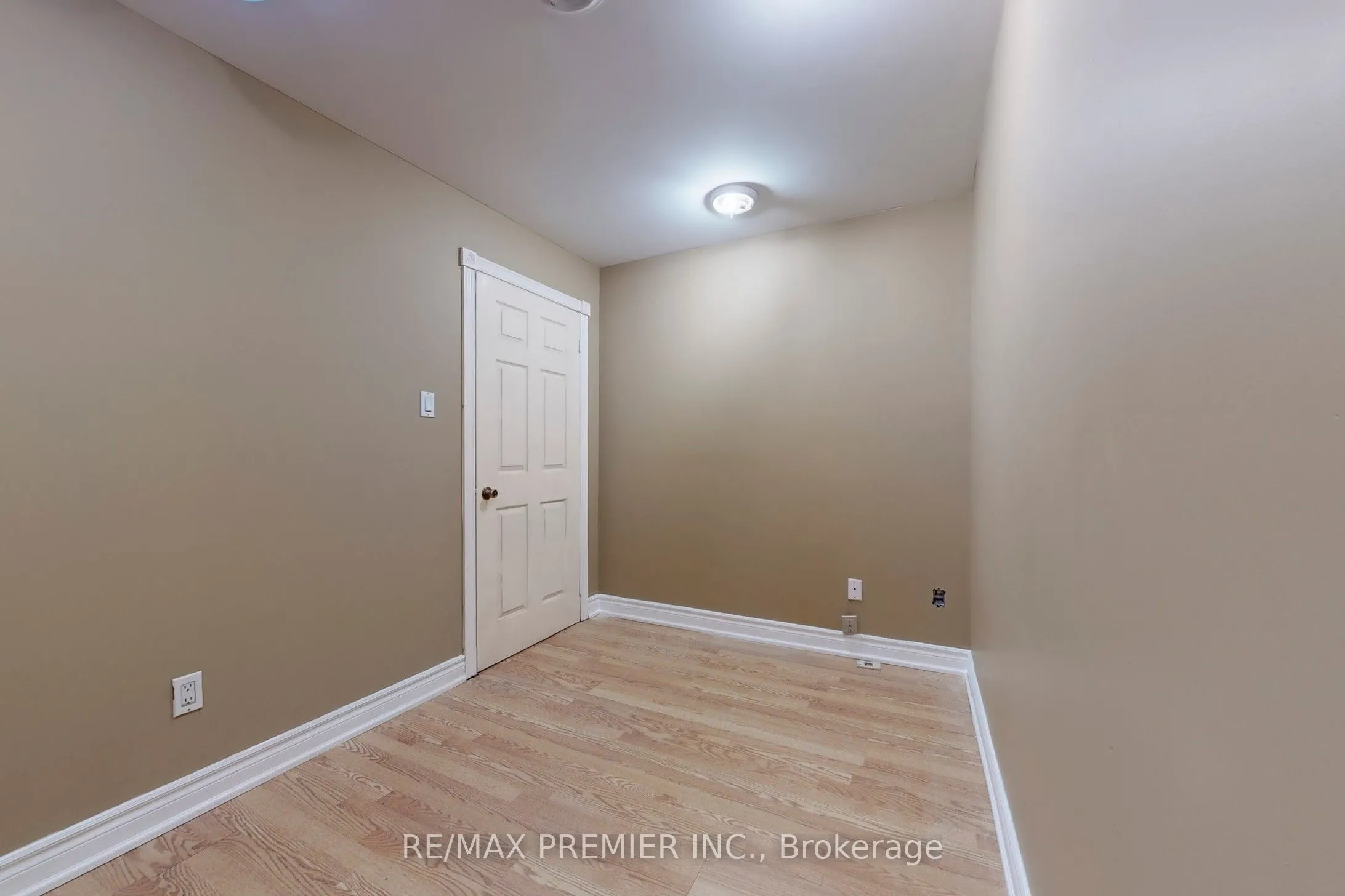 5484 Tomken Road, #17