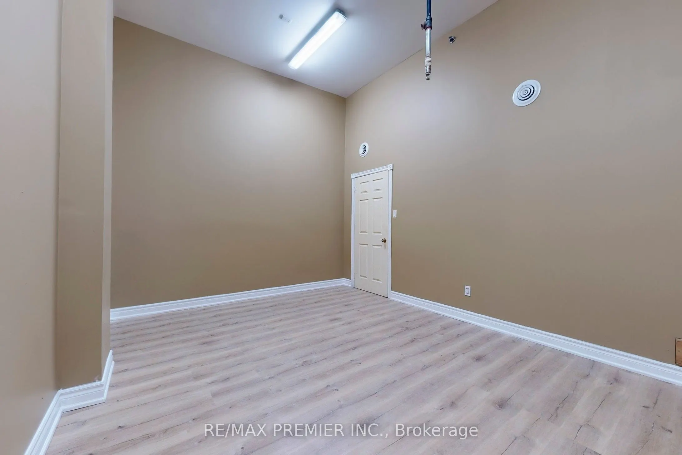 5484 Tomken Road, #17