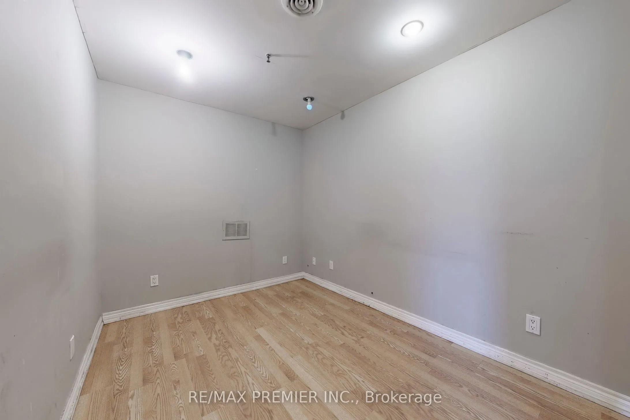 5484 Tomken Road, #17