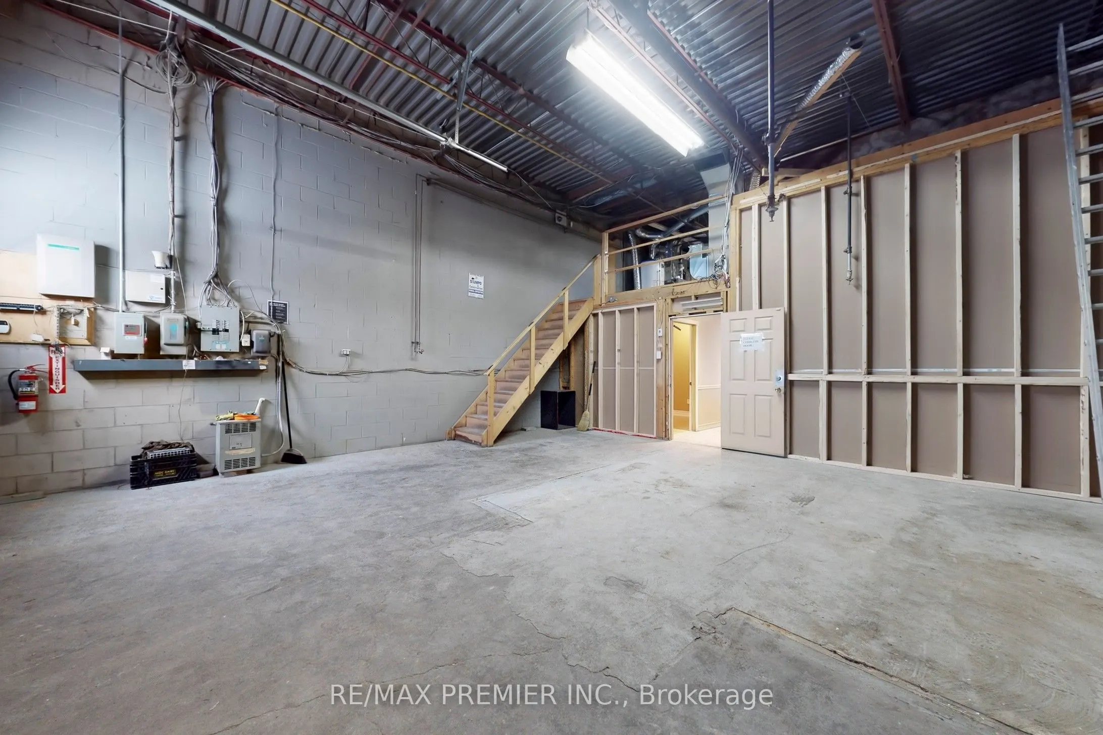 5484 Tomken Road, #17