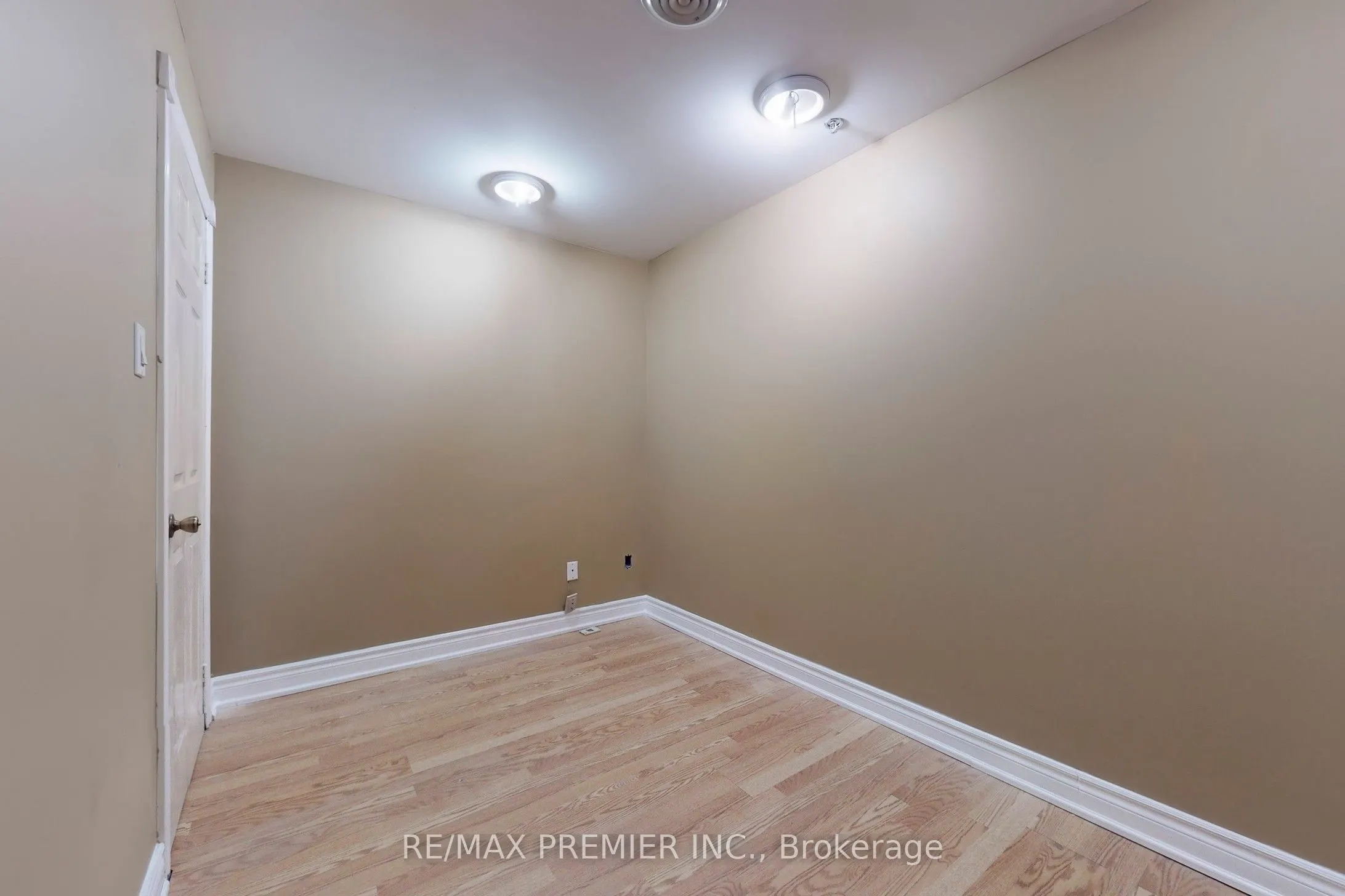 5484 Tomken Road, #17