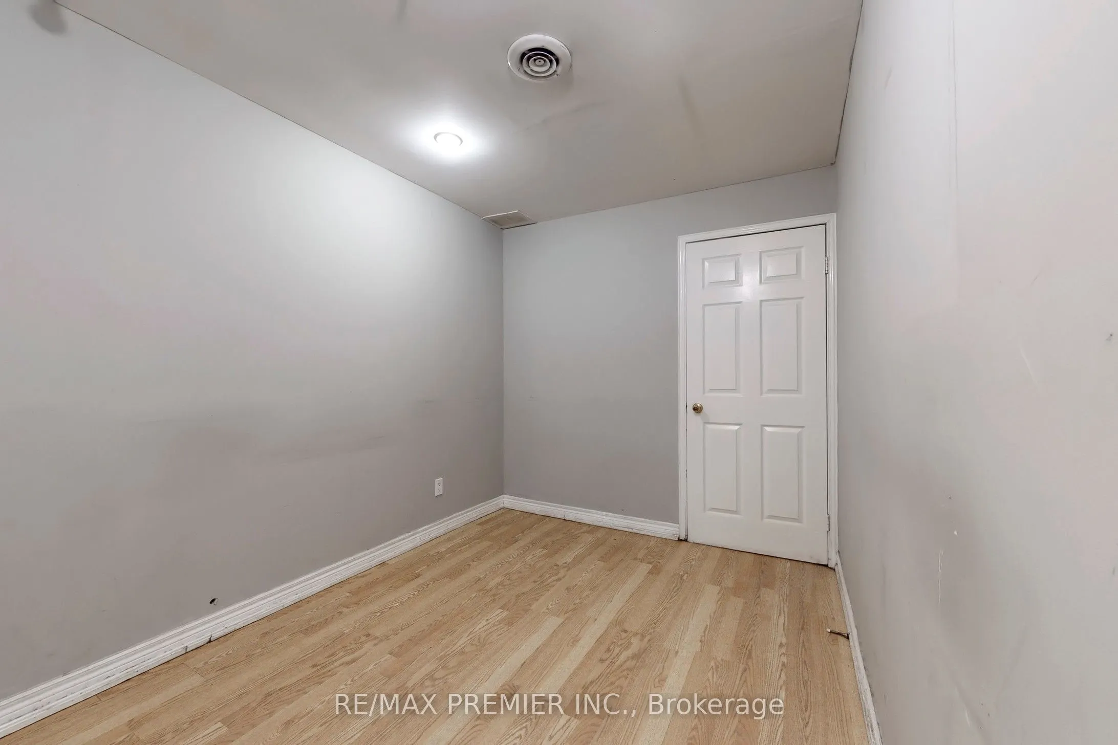 5484 Tomken Road, #17