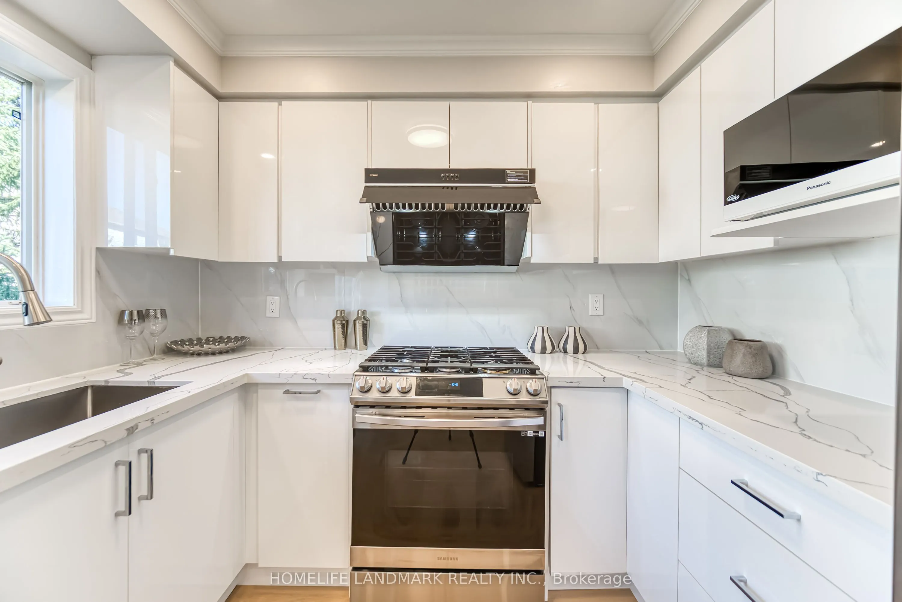 5055 Heatherleigh Avenue, #139
