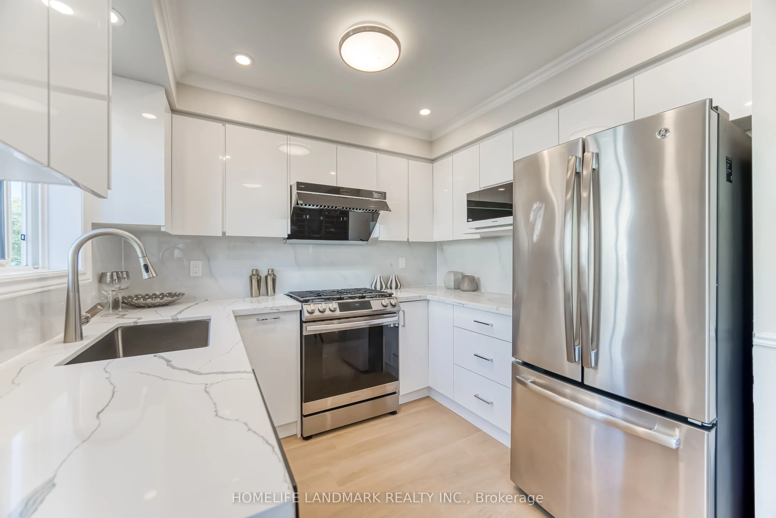 5055 Heatherleigh Avenue, #139