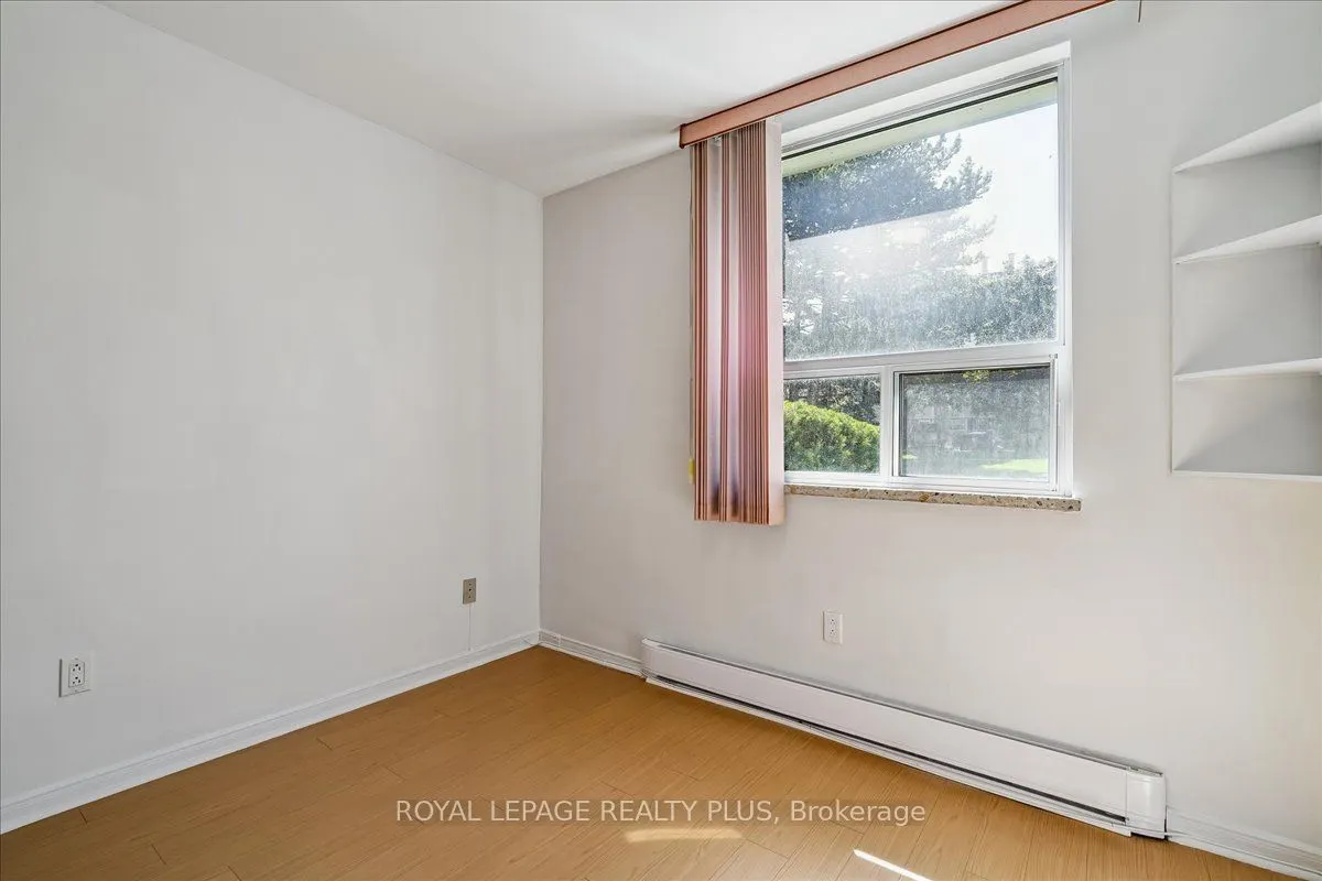 1660 Bloor Street E, #102