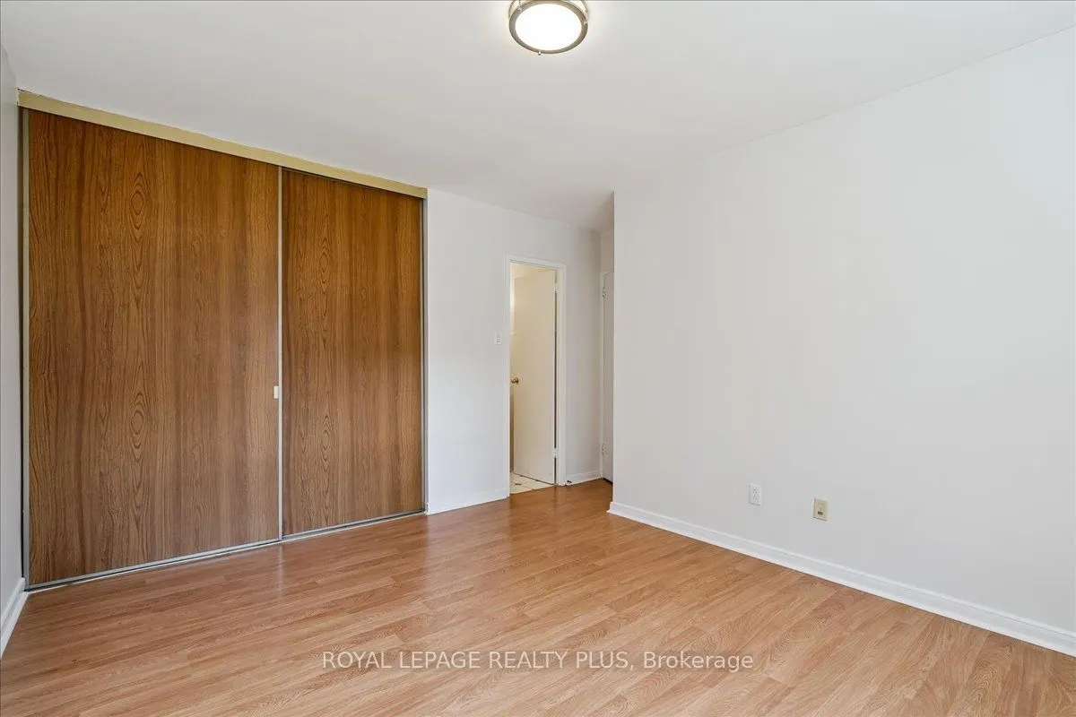 1660 Bloor Street E, #102
