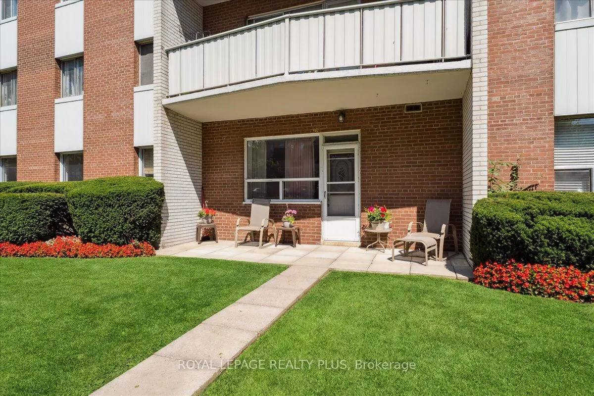 1660 Bloor Street E, #102