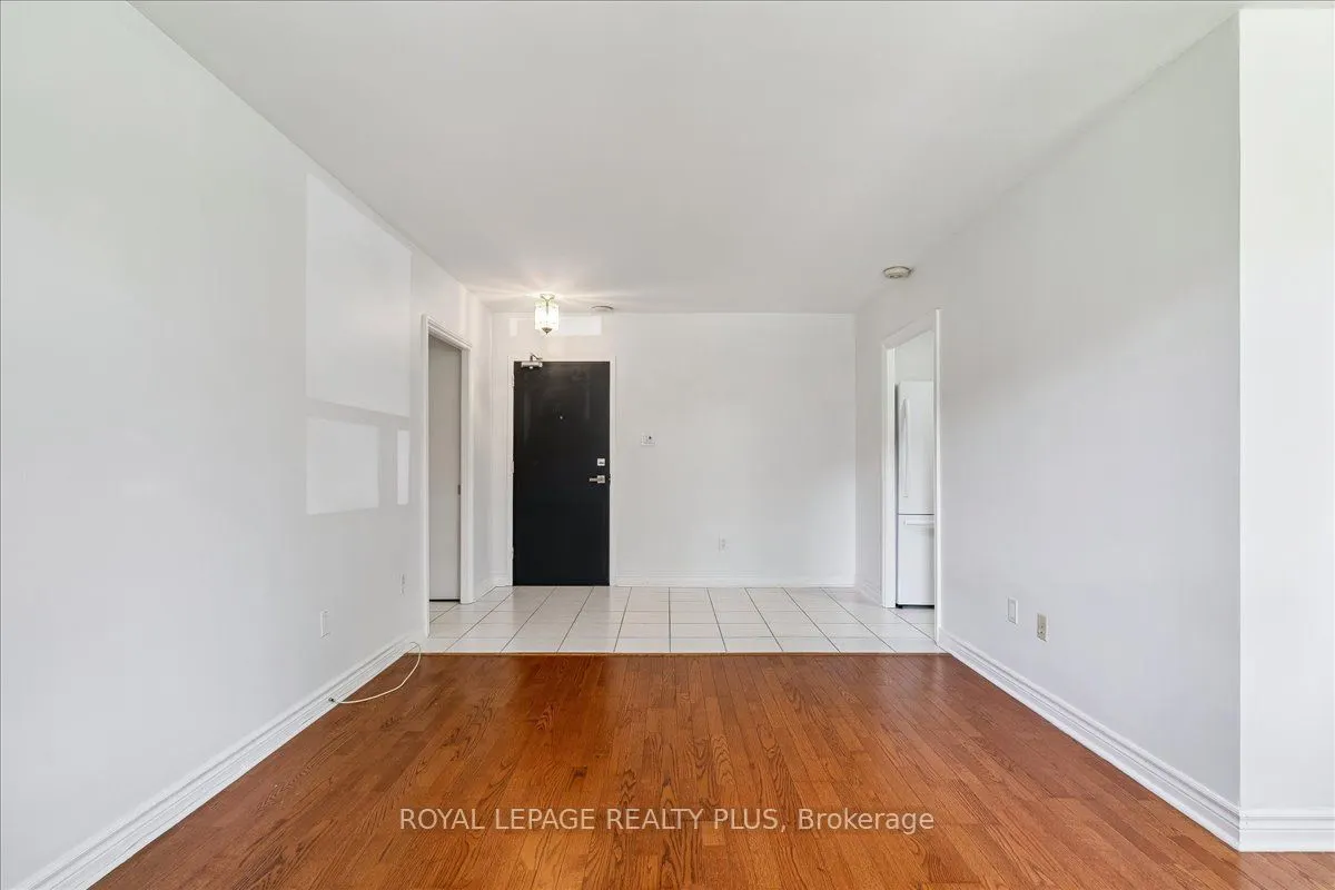 1660 Bloor Street E, #102