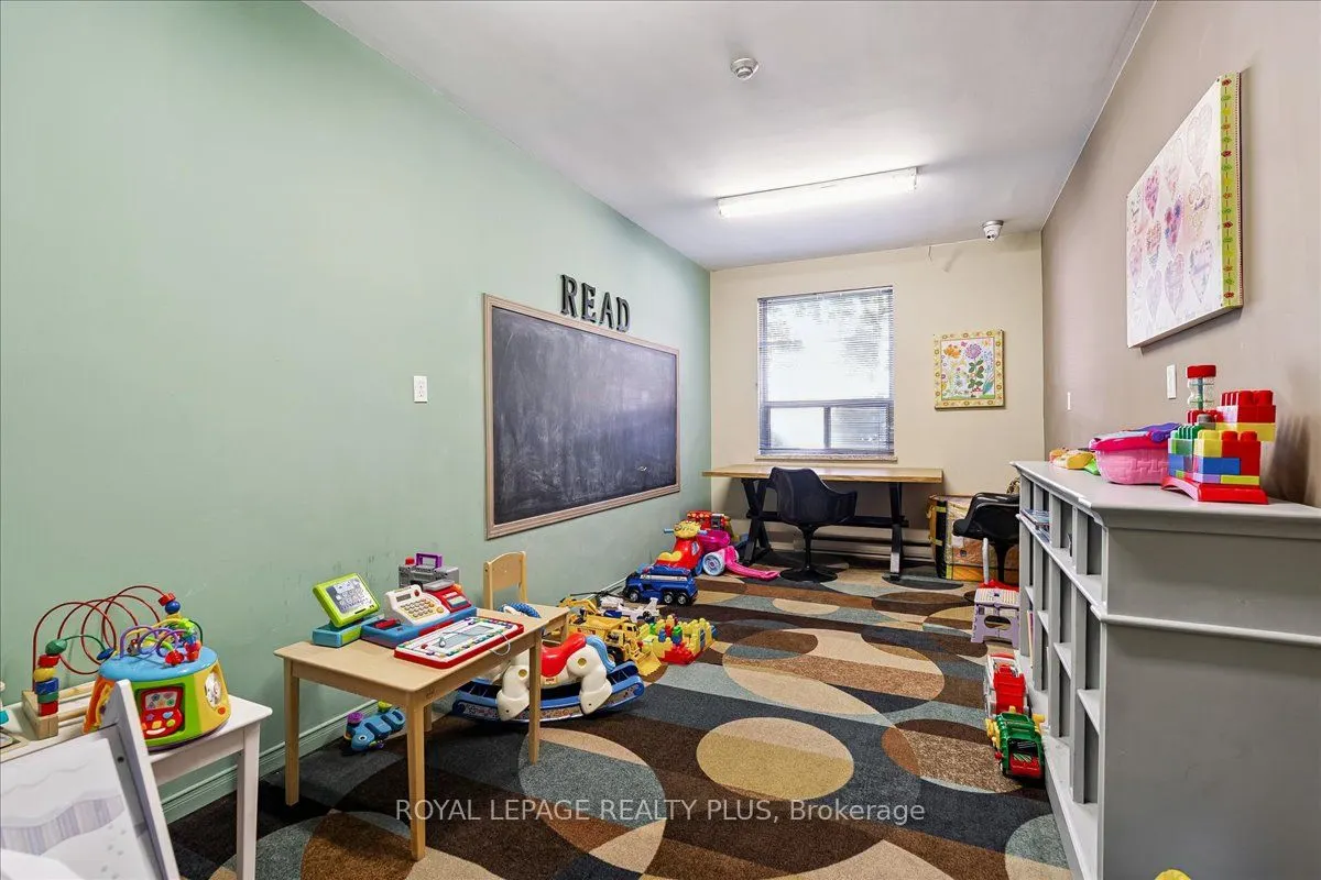 1660 Bloor Street E, #102