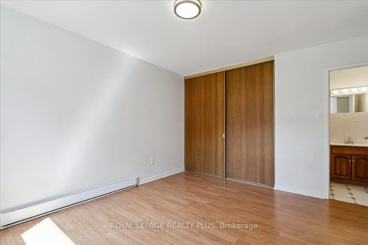 1660 Bloor Street E, #102