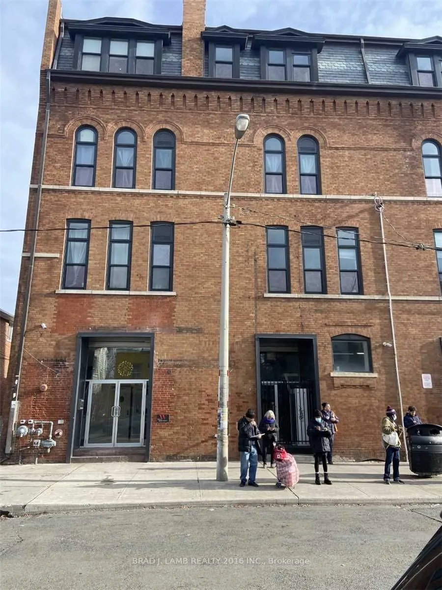 1496 Queen Street W, #403