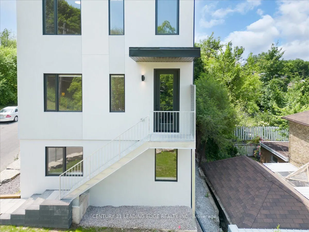 10 Summit Avenue, #3