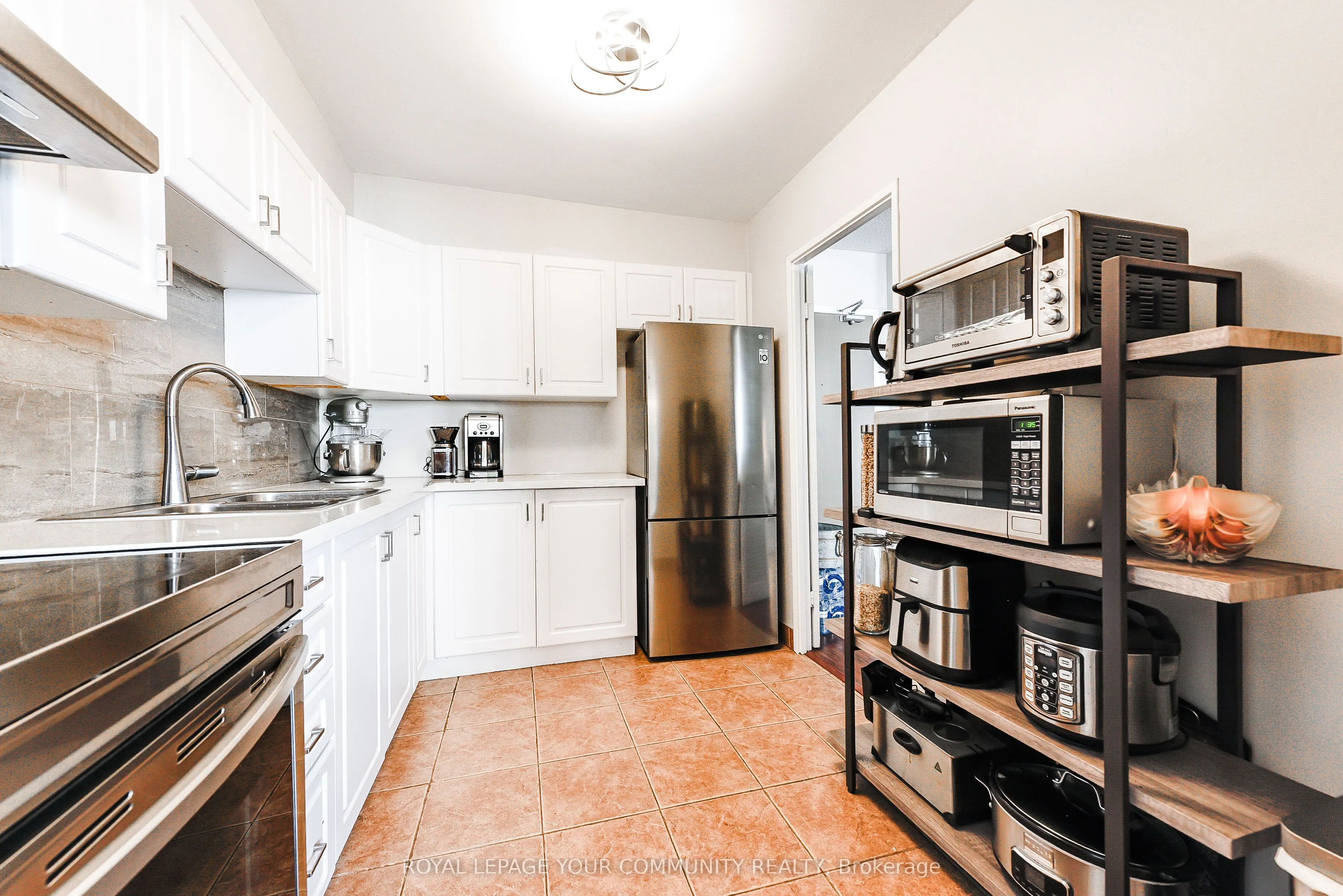 3390 Weston Road N, #901