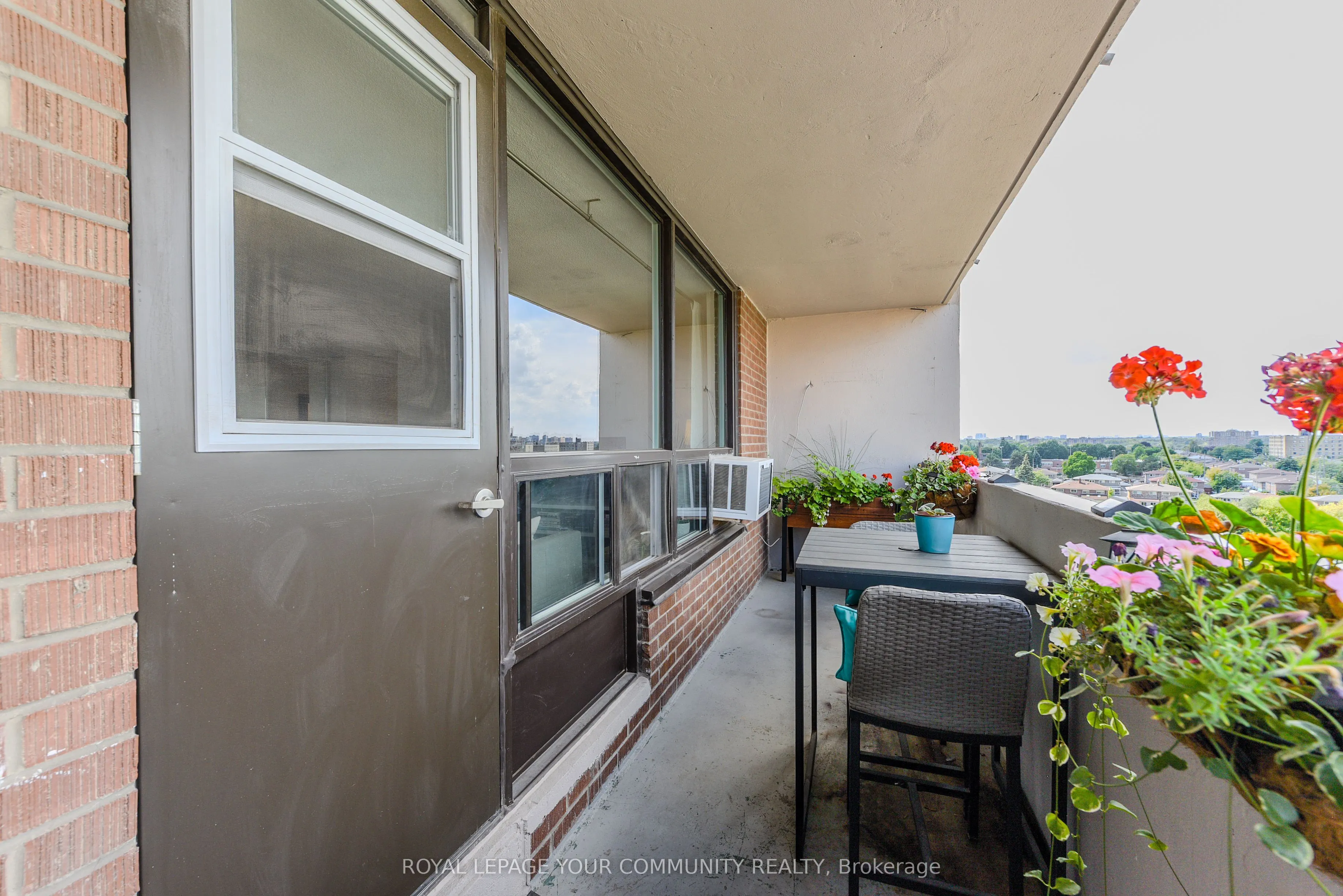 3390 Weston Road N, #901