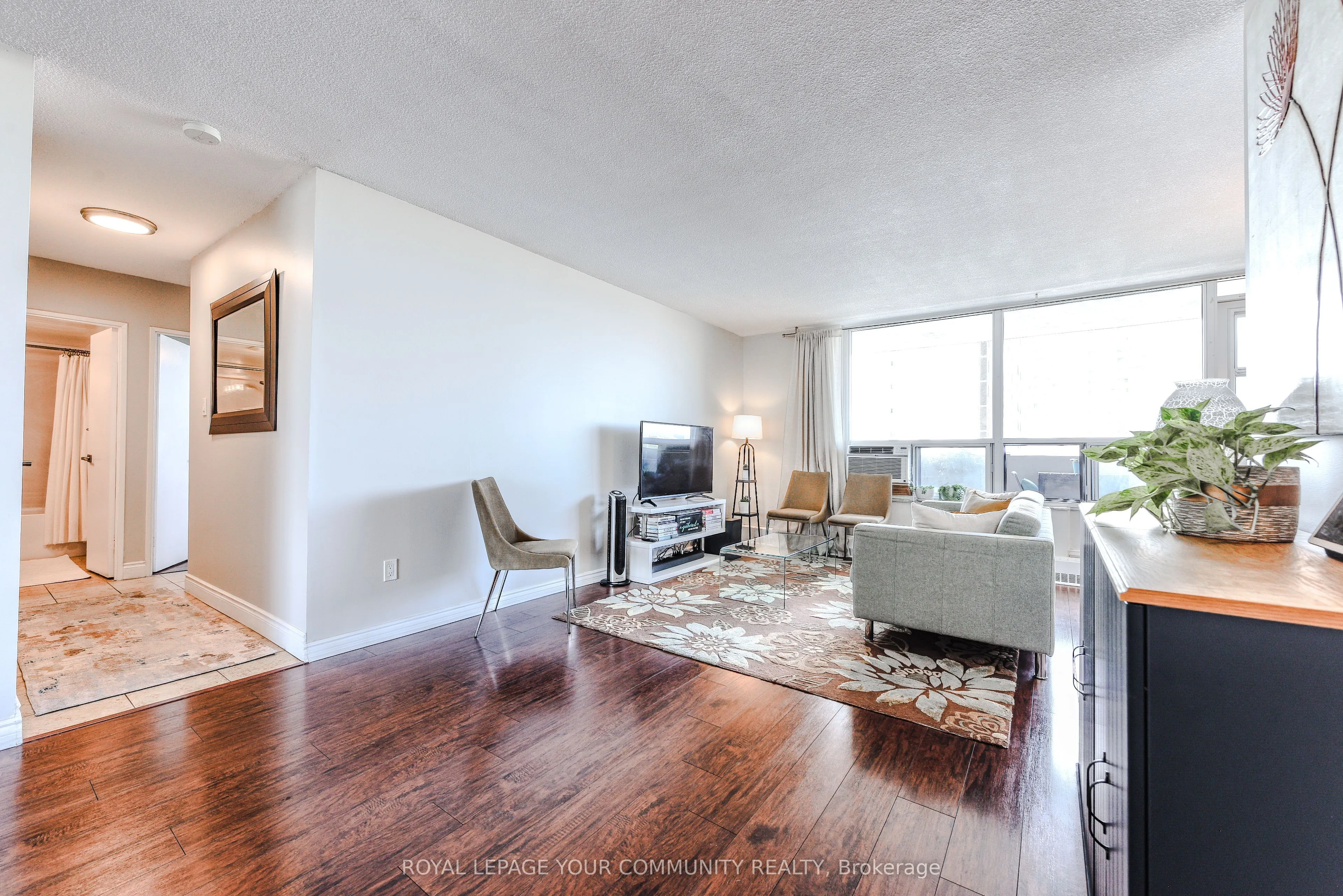 3390 Weston Road N, #901