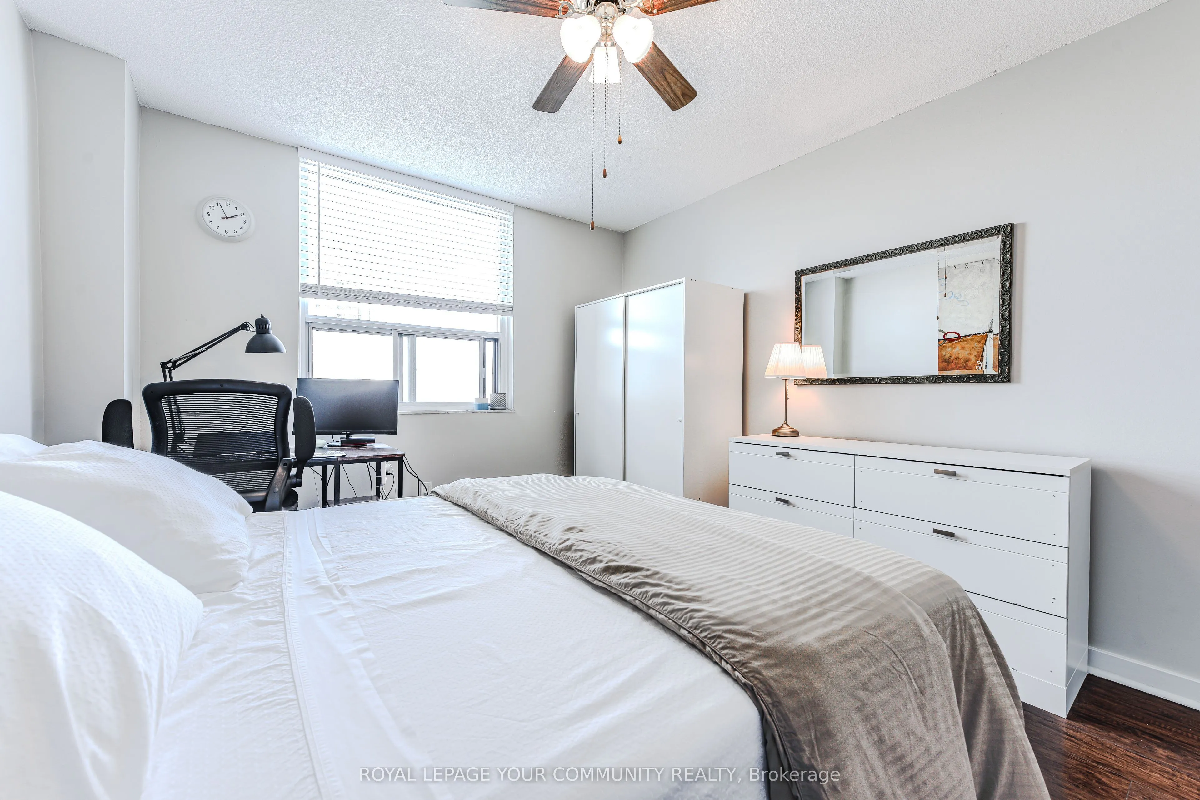3390 Weston Road N, #901
