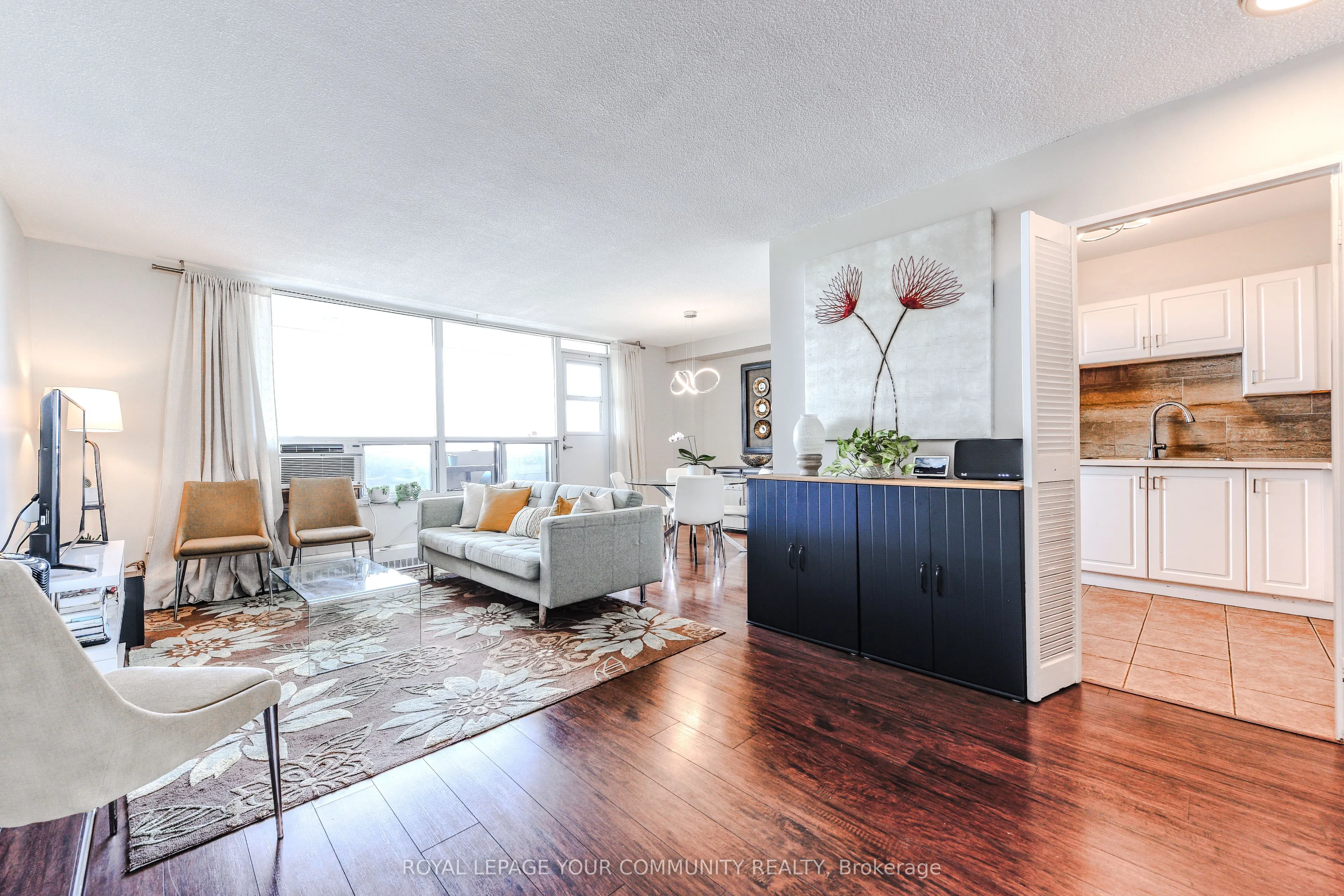 3390 Weston Road N, #901
