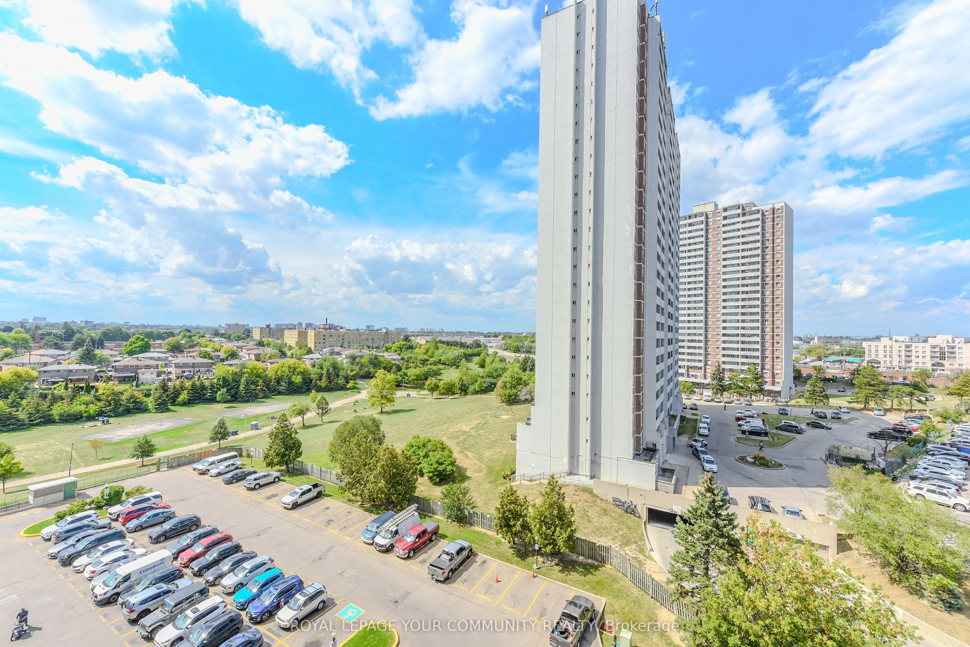 3390 Weston Road N, #901