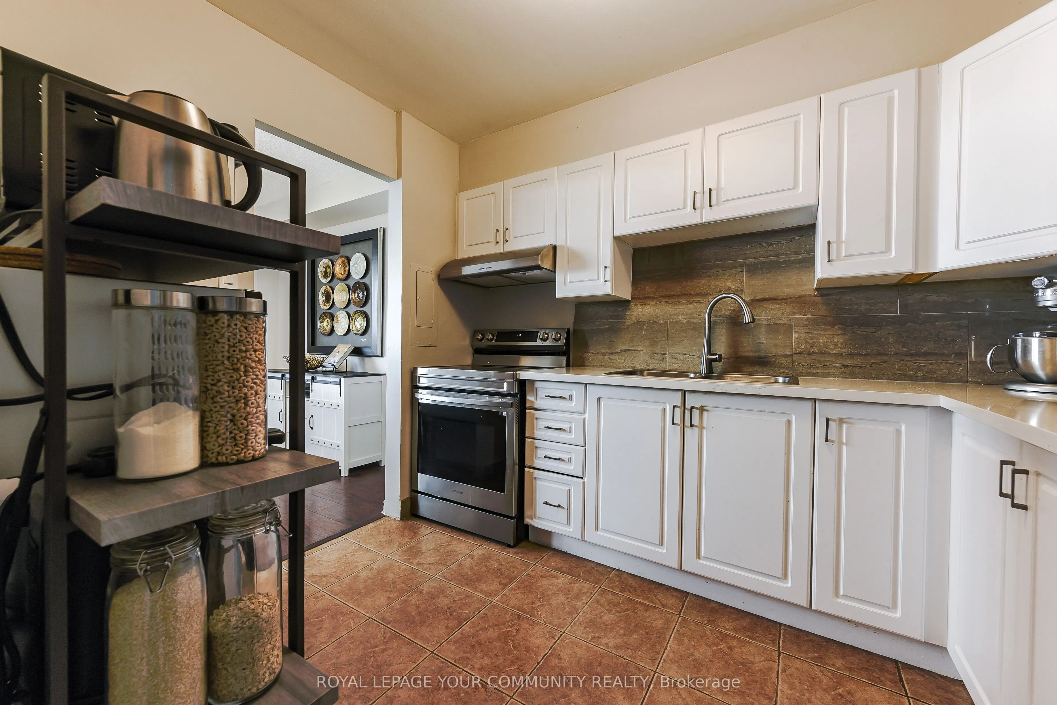 3390 Weston Road N, #901
