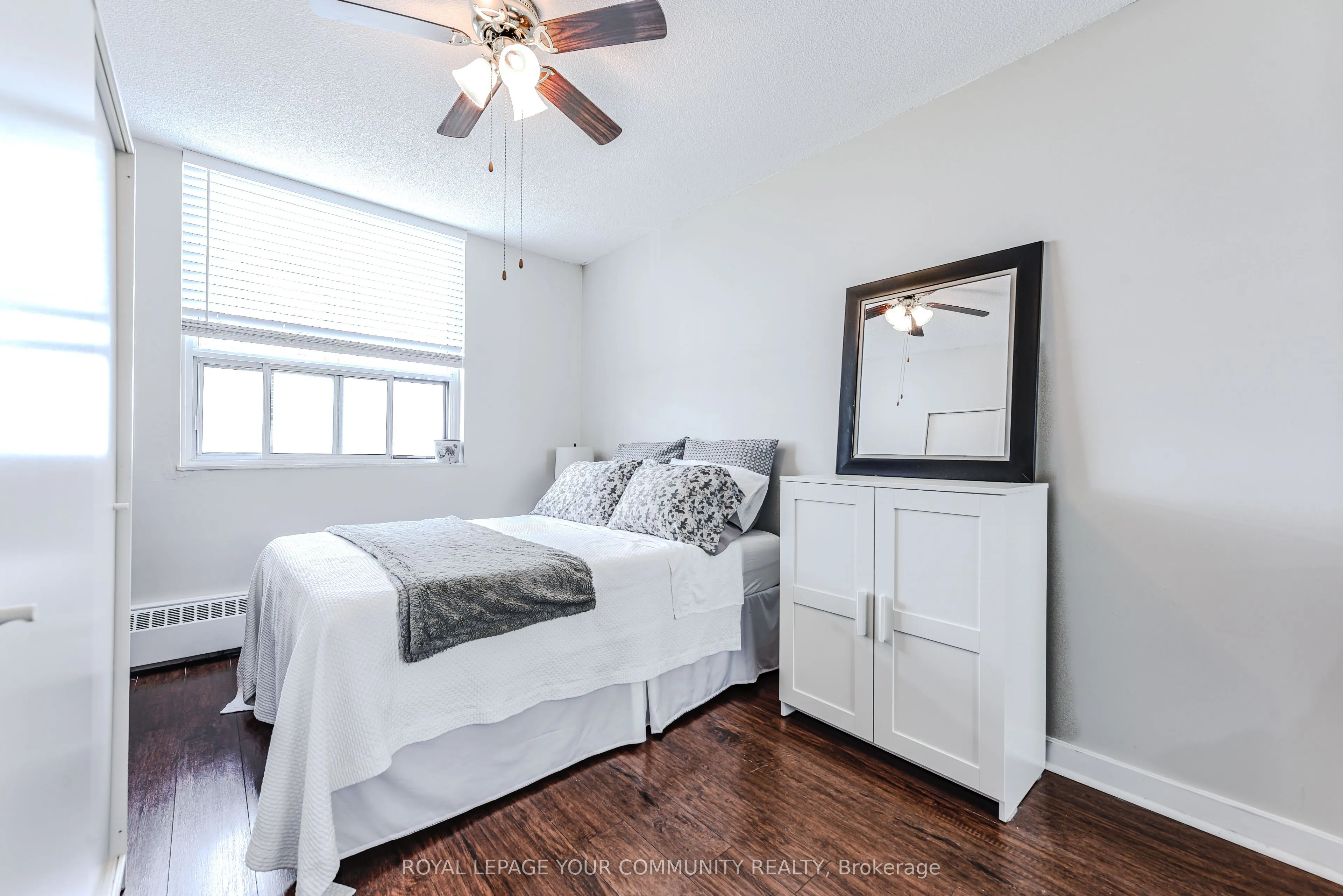 3390 Weston Road N, #901