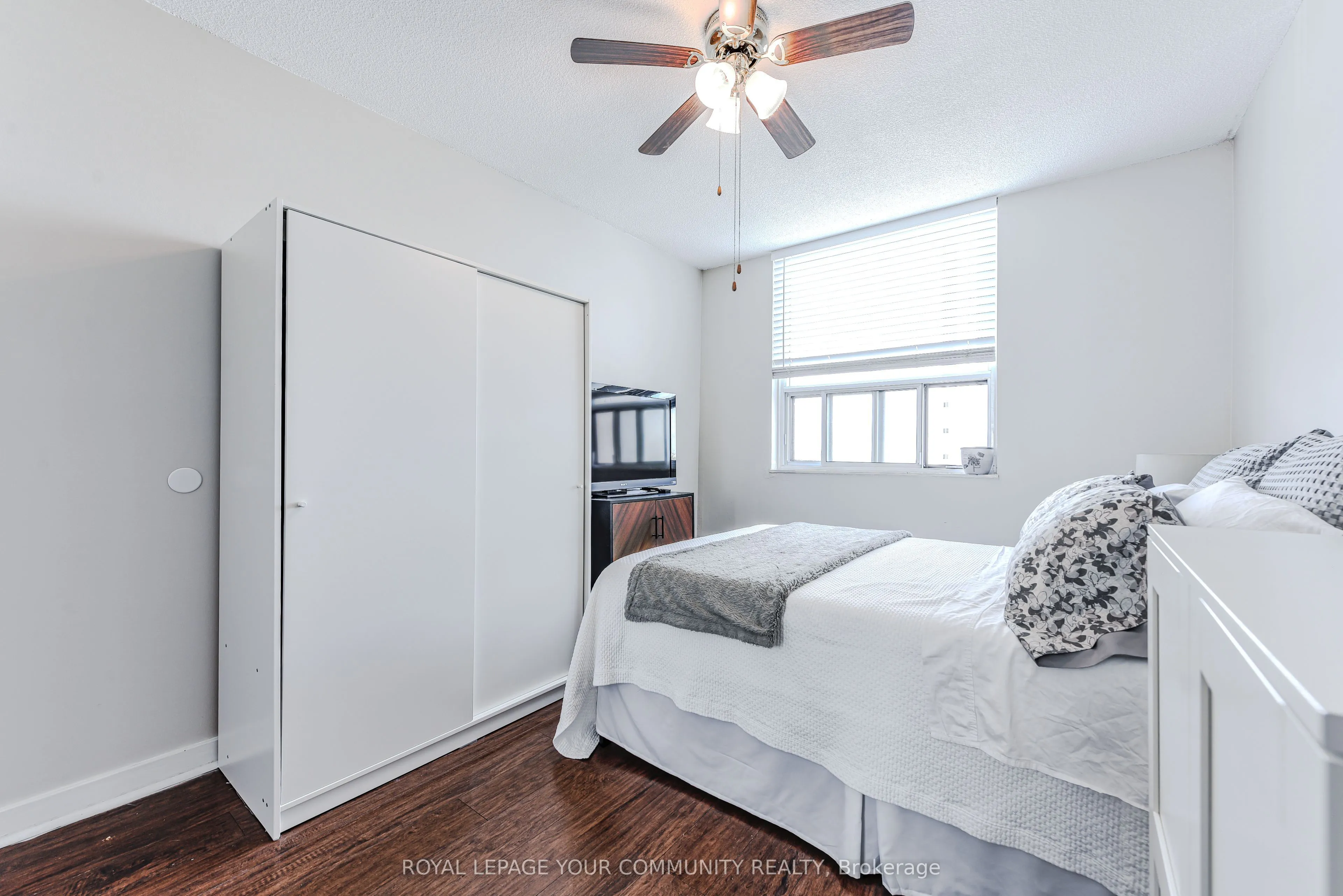 3390 Weston Road N, #901