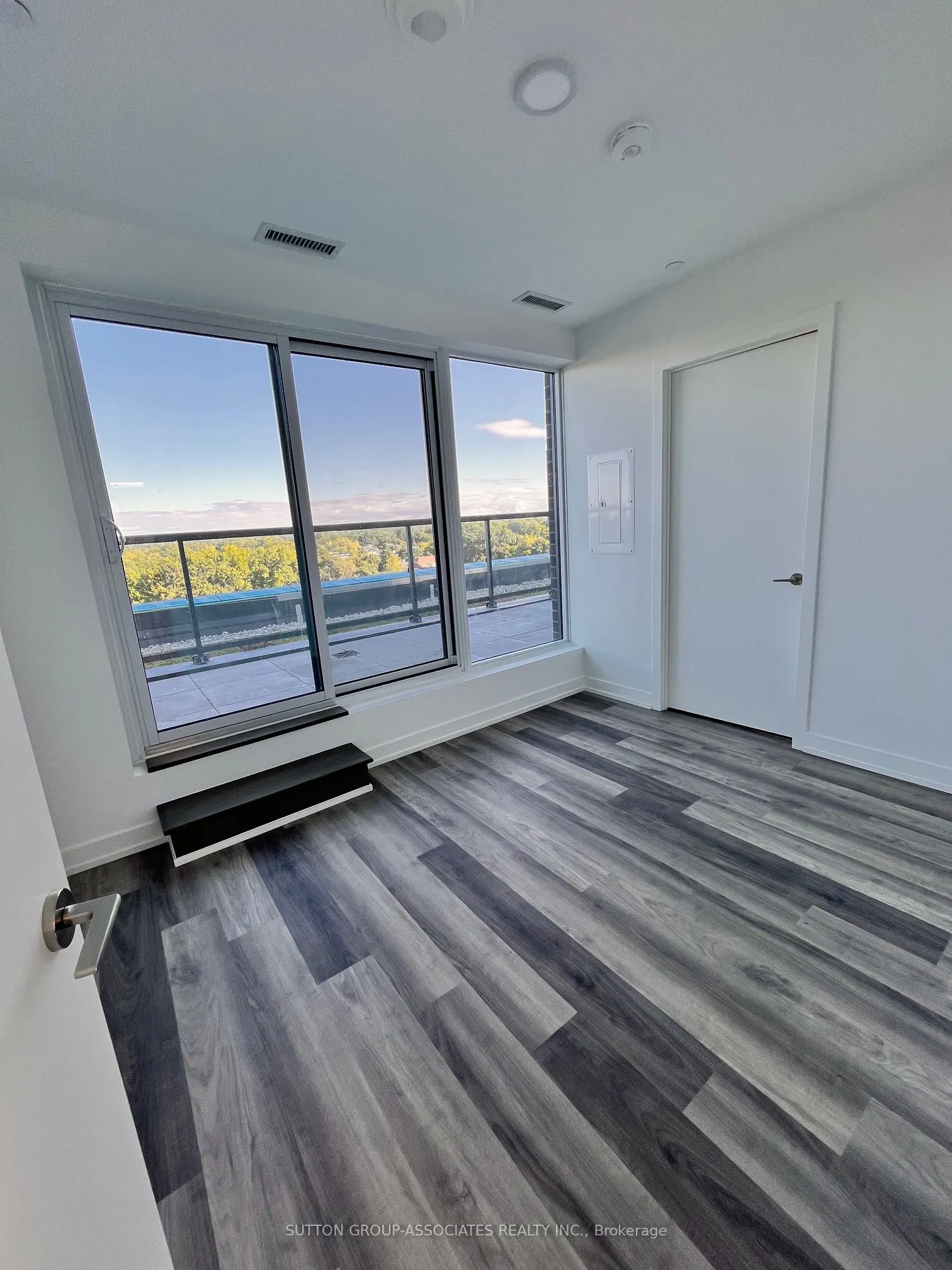 880 The Queensway, #708