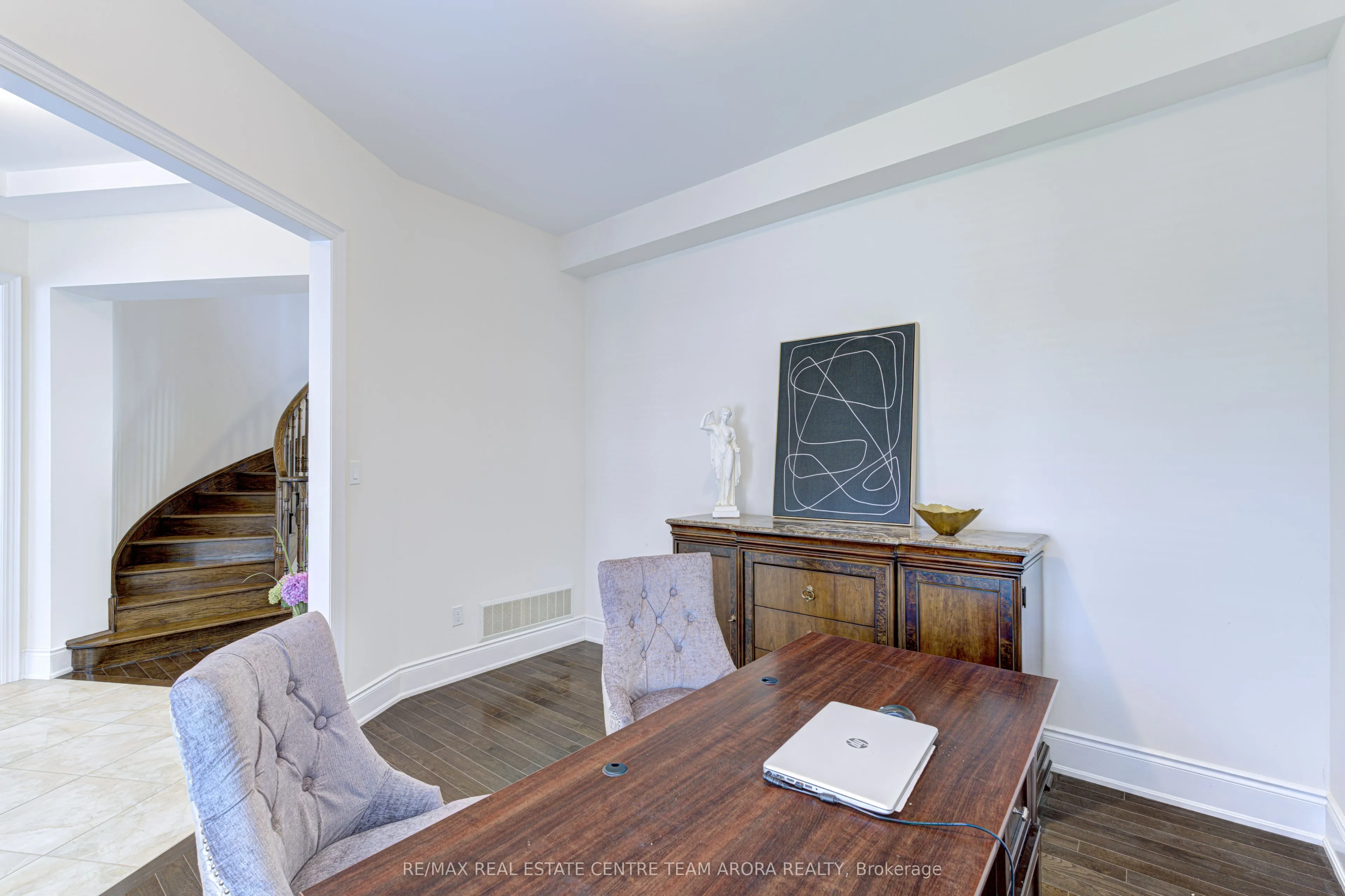 20 Hickory Ridge Court