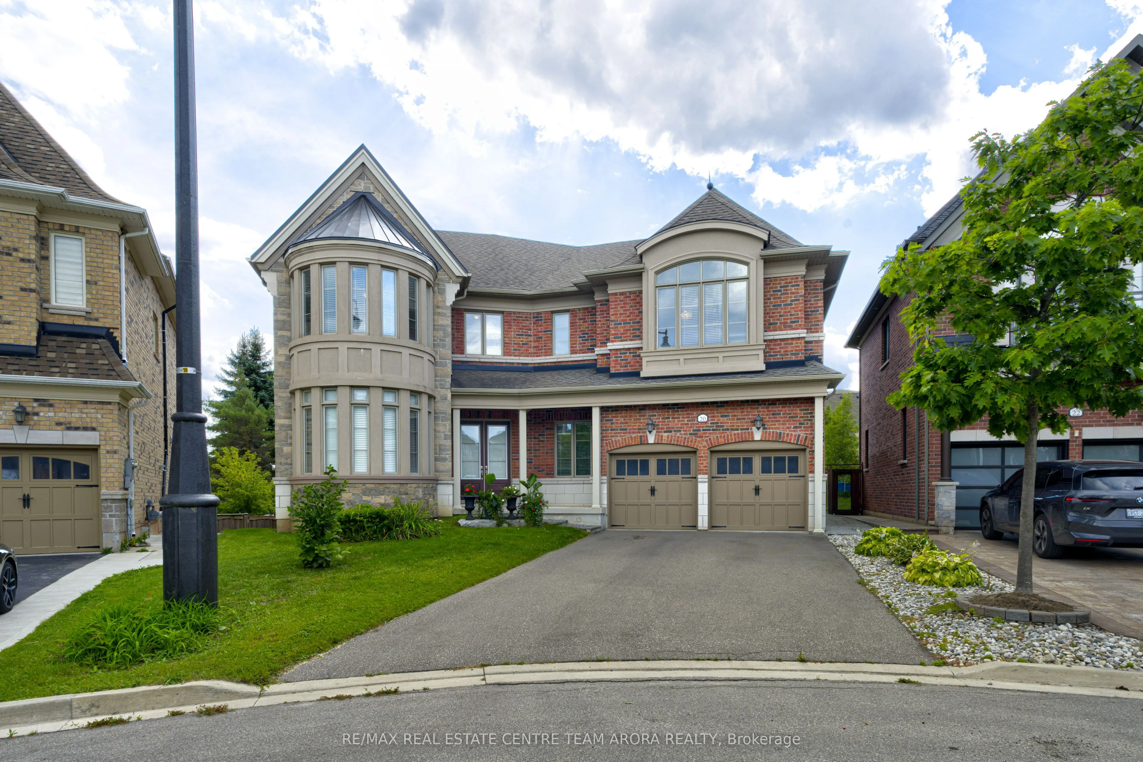 20 Hickory Ridge Court