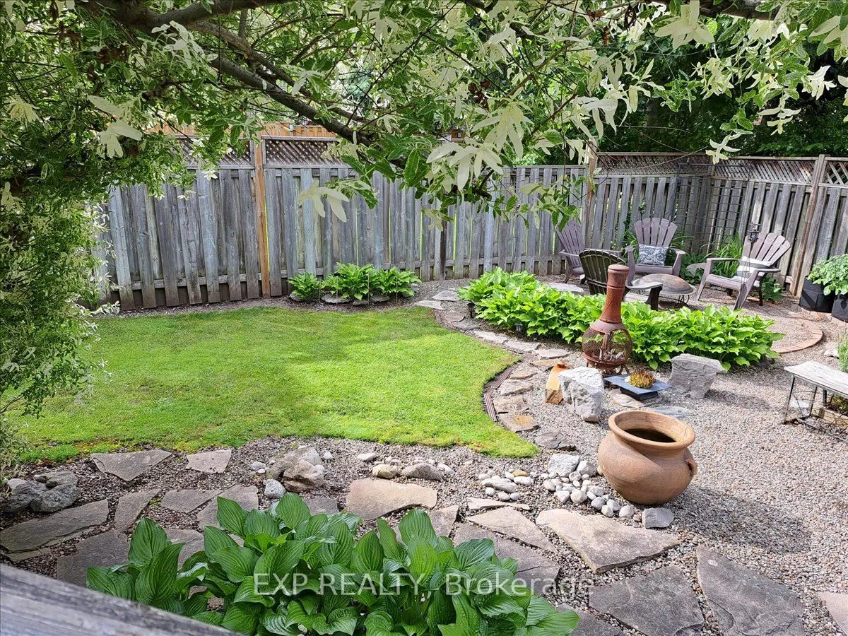 7 Rosset Valley Court