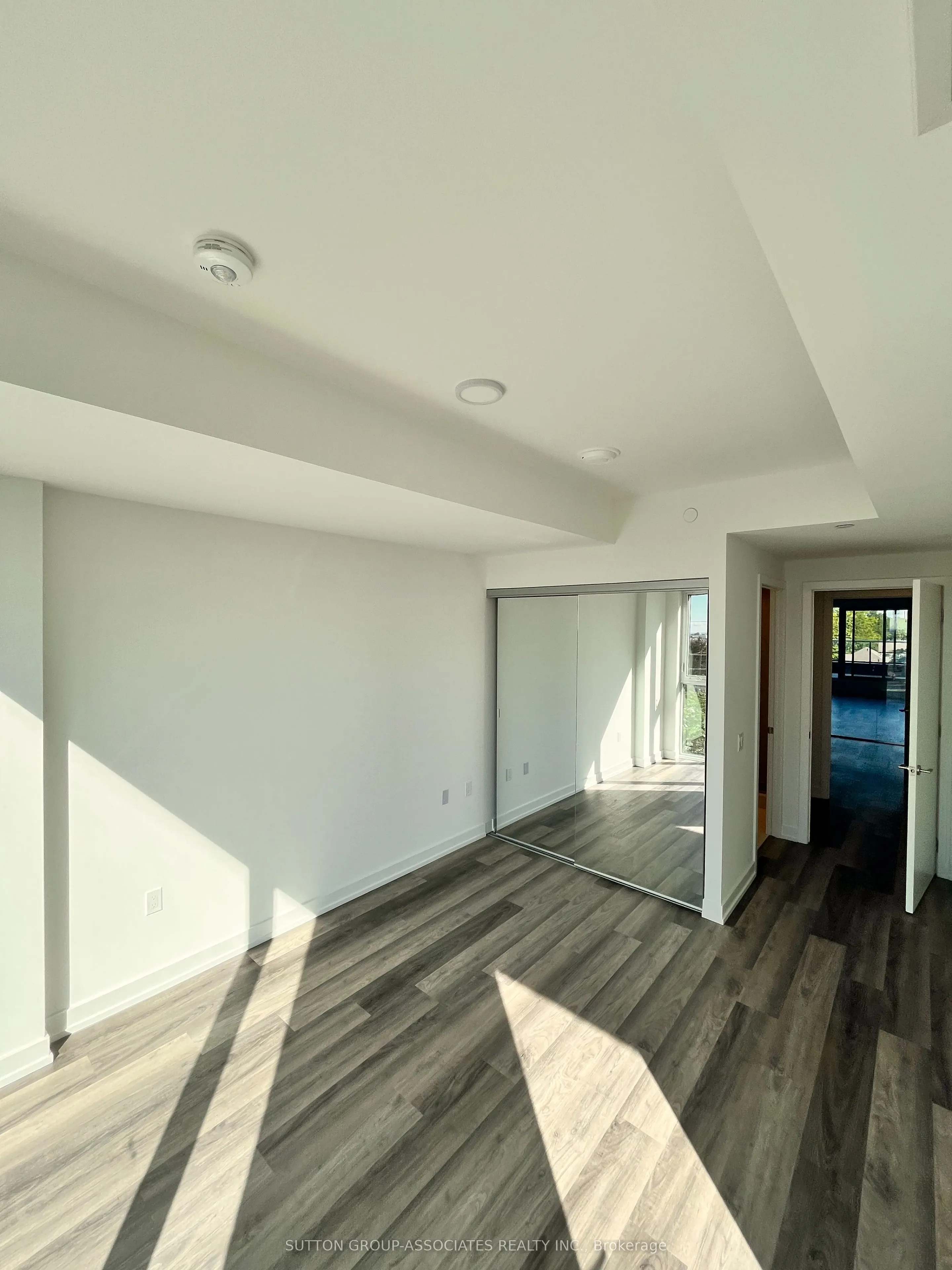 880 The Queensway, #512