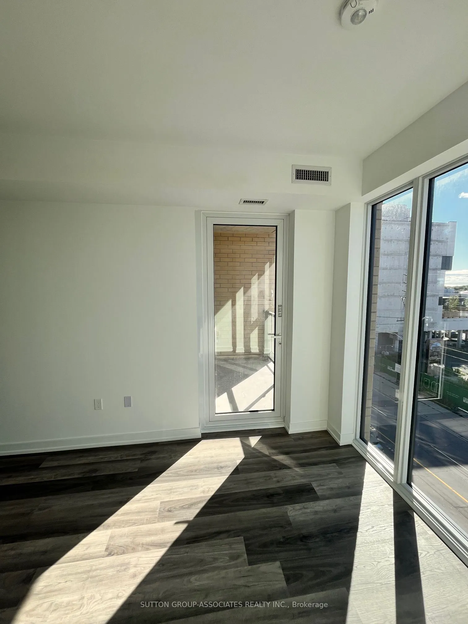 880 The Queensway, #512