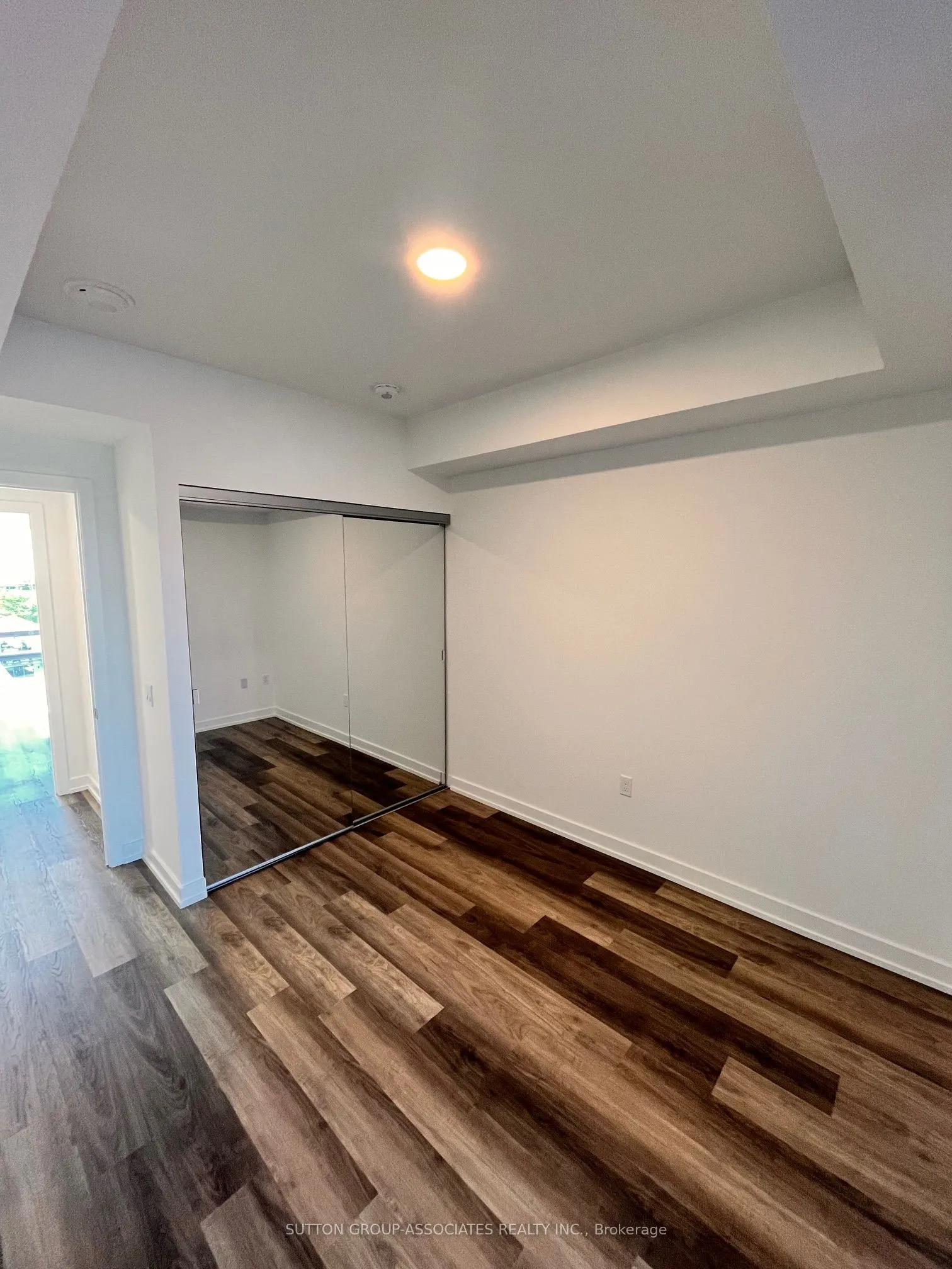 880 The Queensway, #512