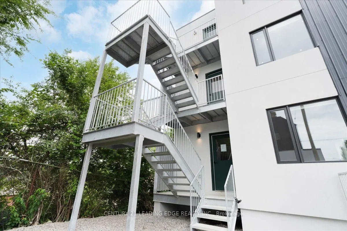 10 Summit Avenue, #4
