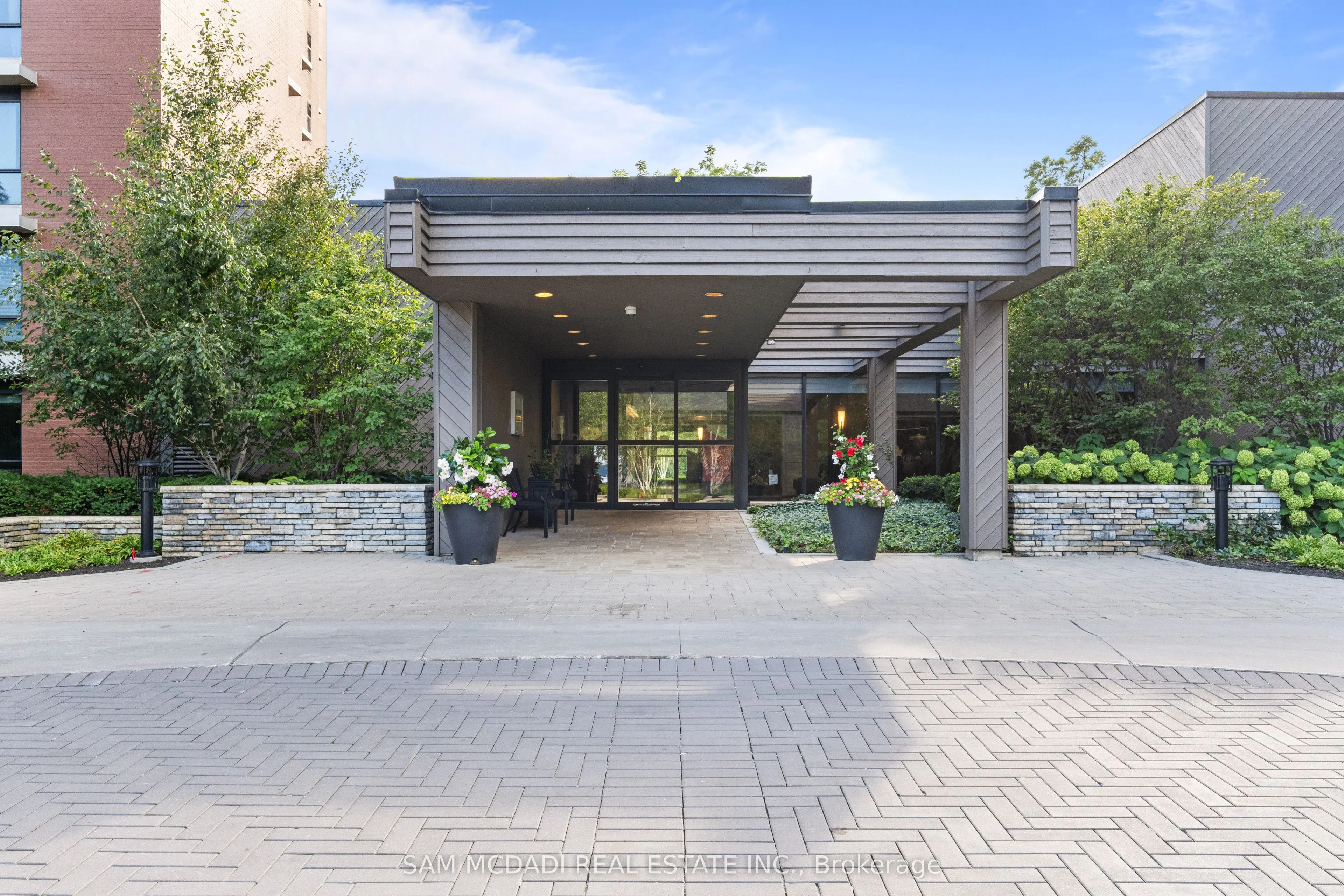 1400 Dixie Road, #401